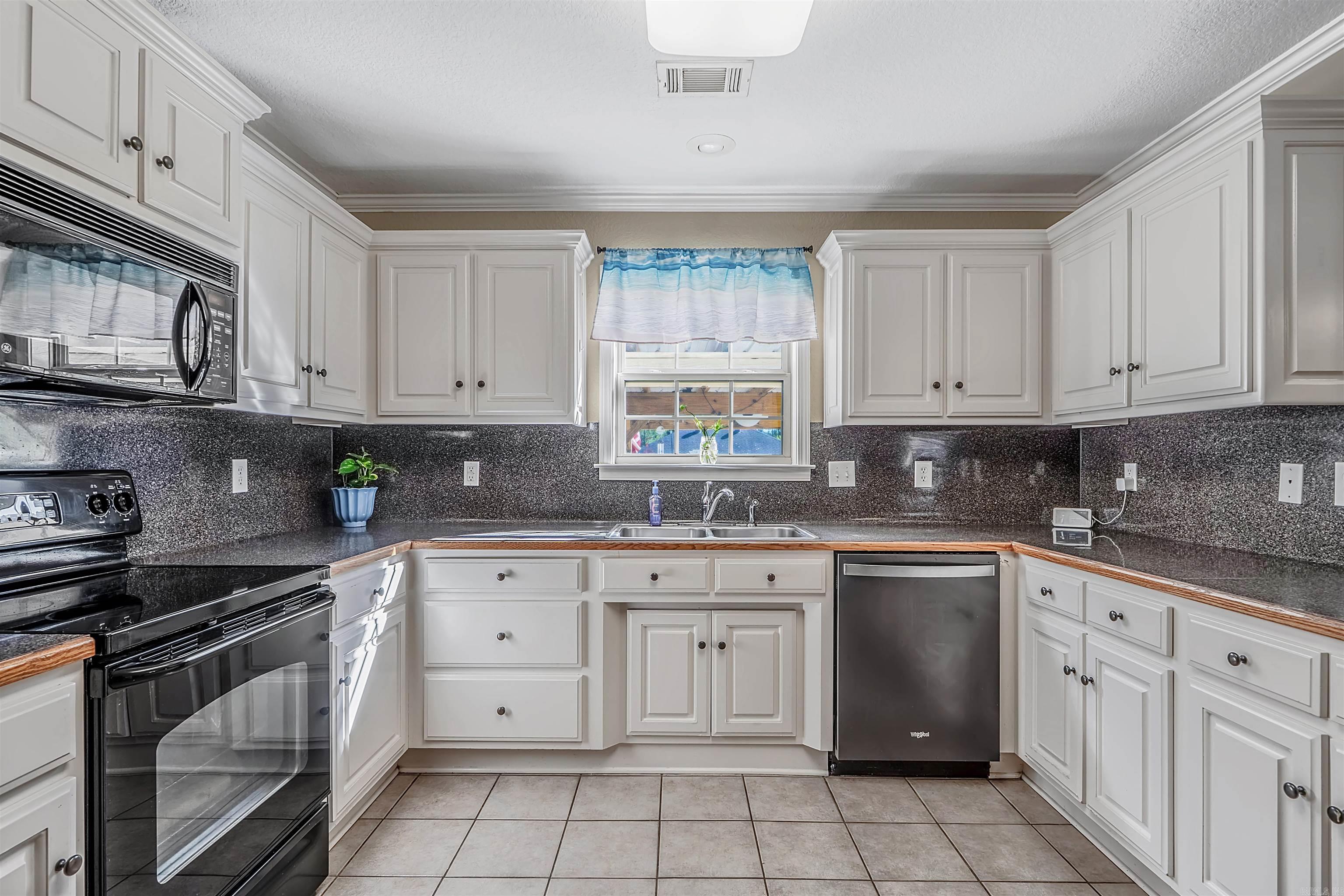 62 Lariat Drive Austin, AR 72007