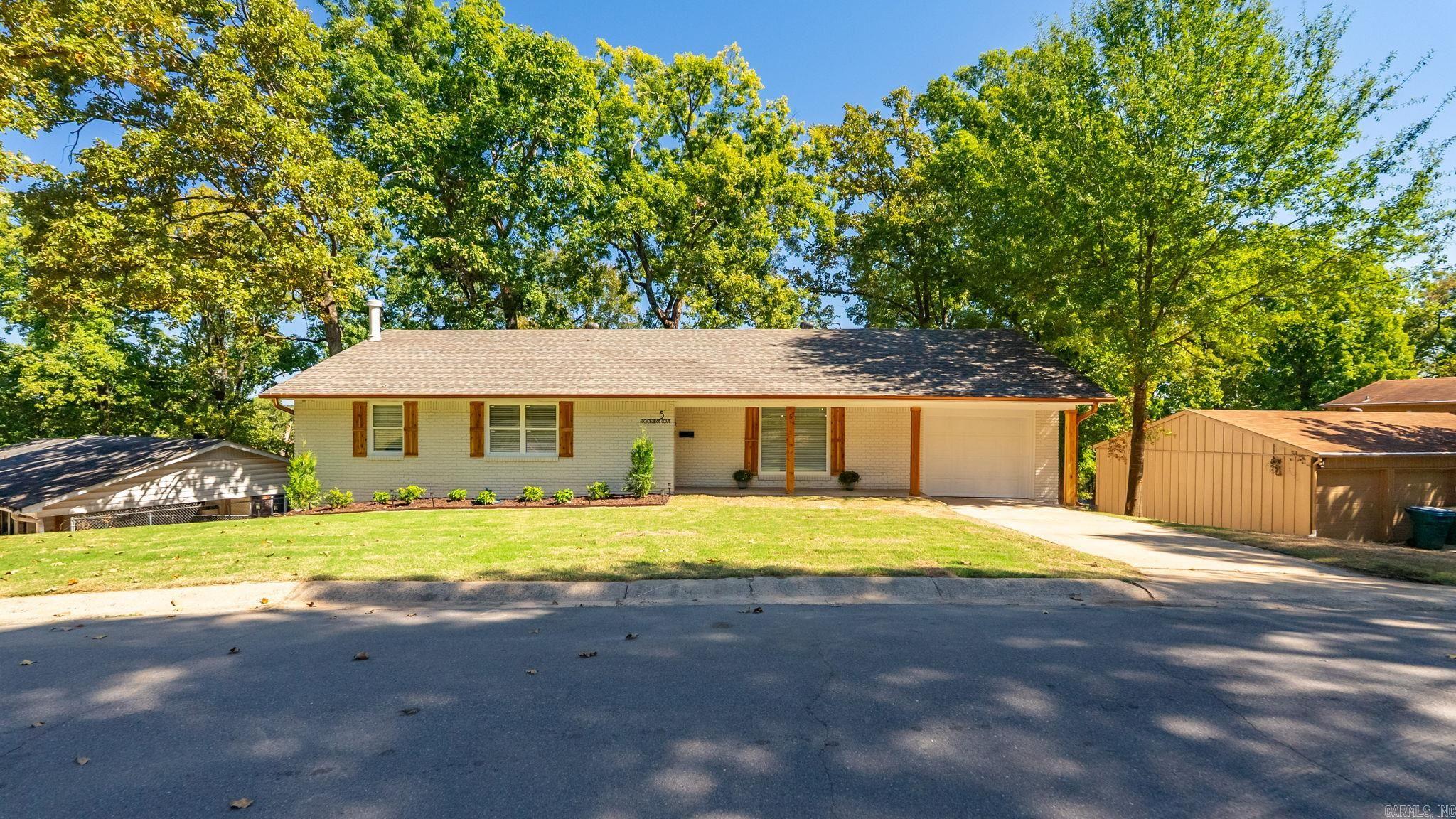 5 Brookridge Cove