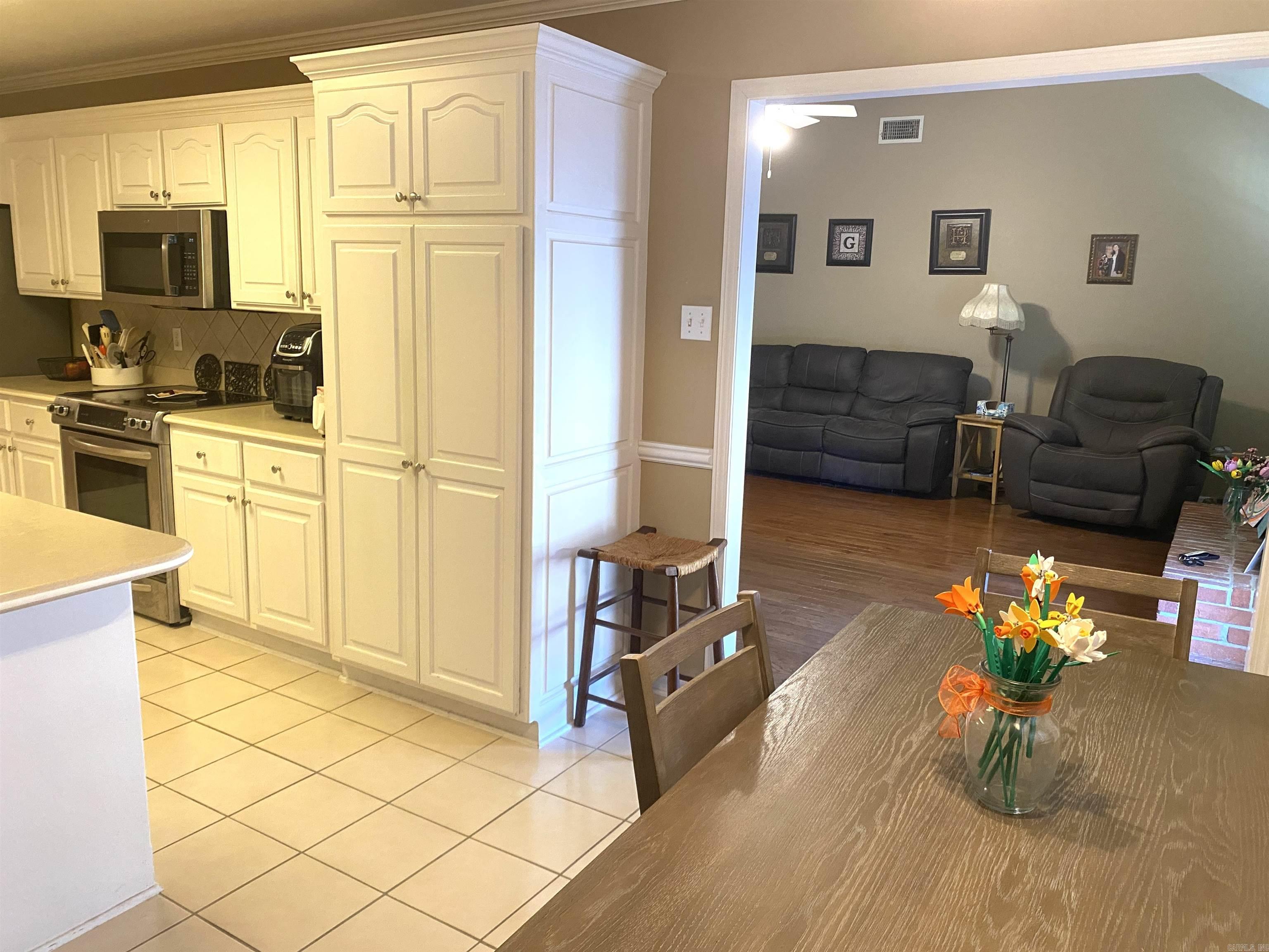 108 Waterside Drive Maumelle, AR 72113