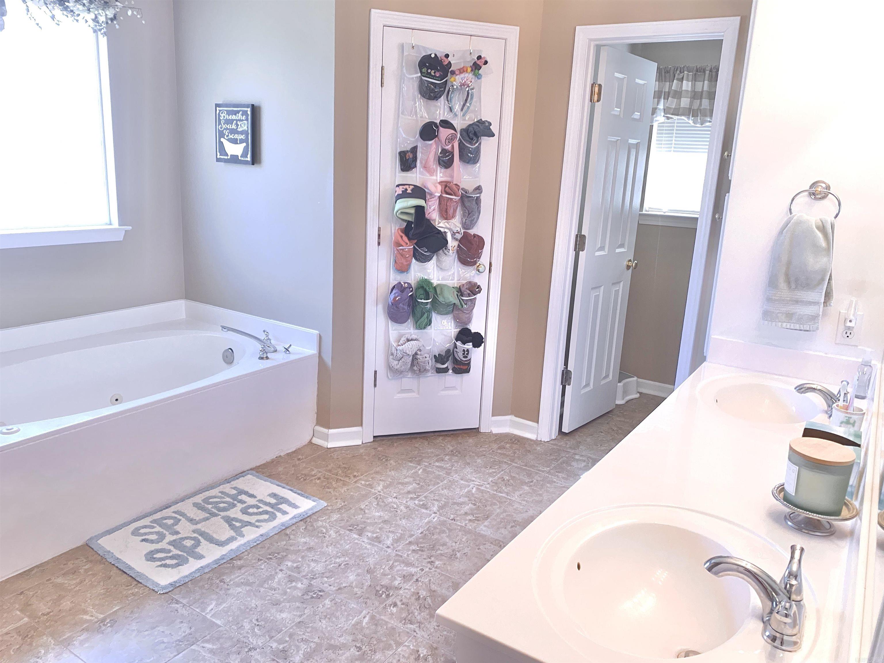 108 Waterside Drive Maumelle, AR 72113