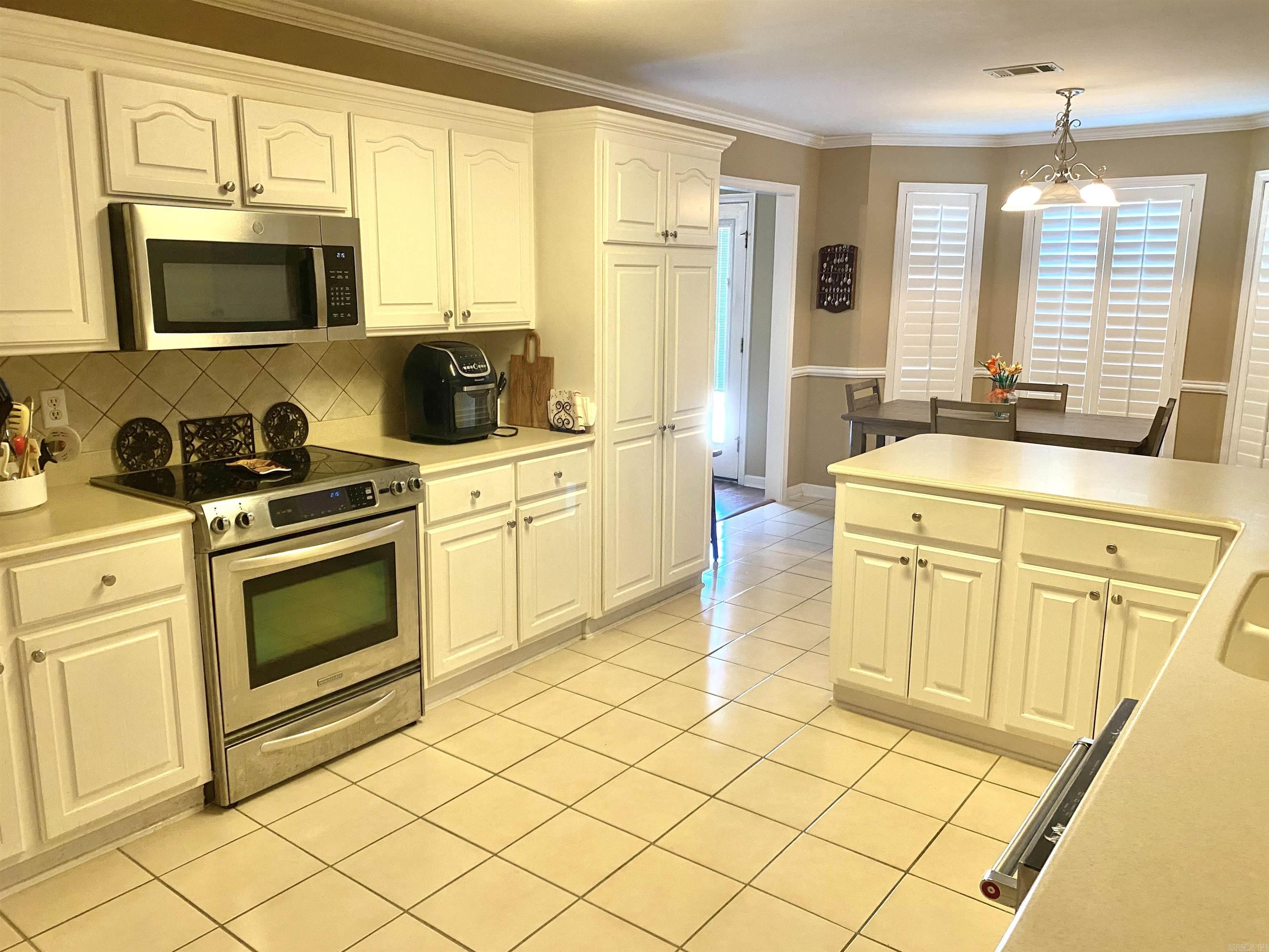 108 Waterside Drive Maumelle, AR 72113