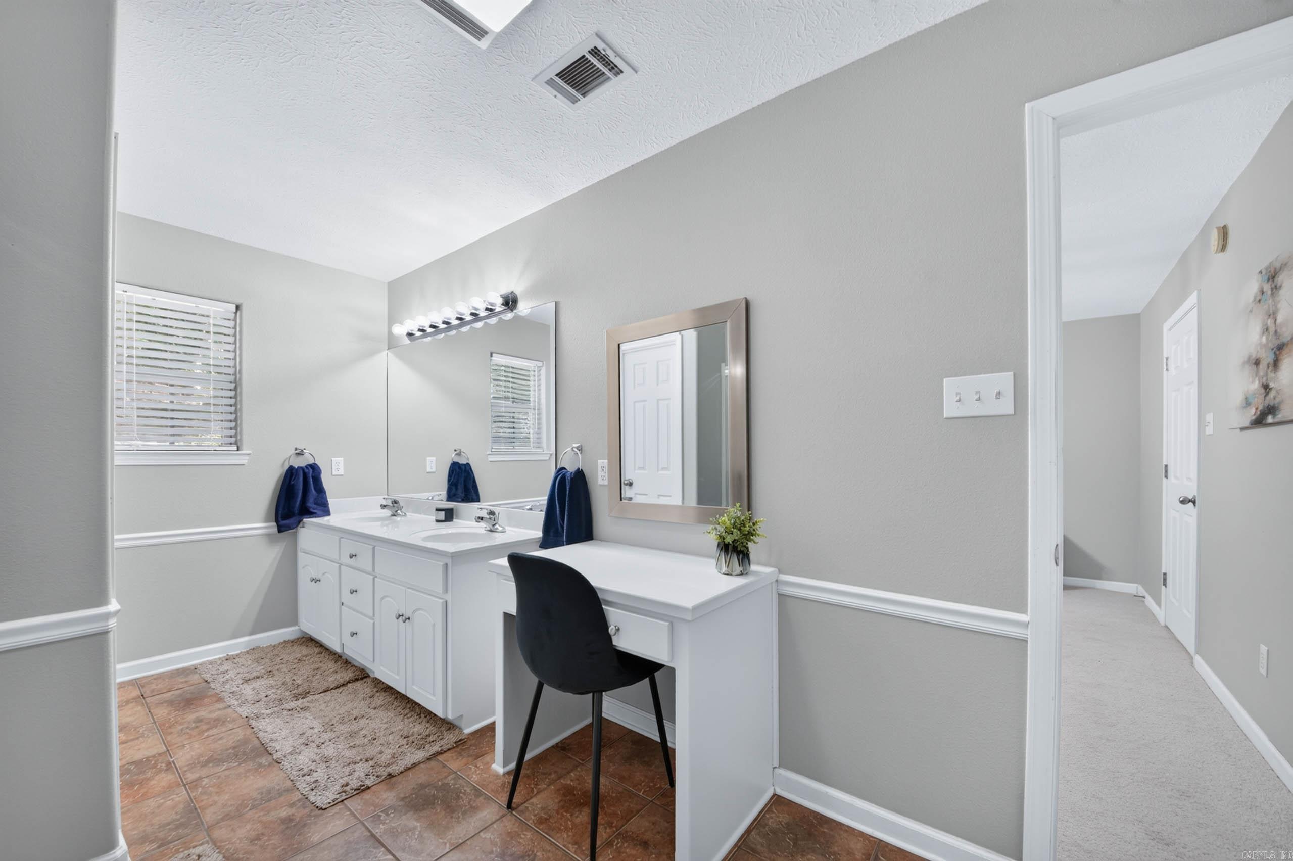 18 Kirkland Drive Cabot, AR 72023