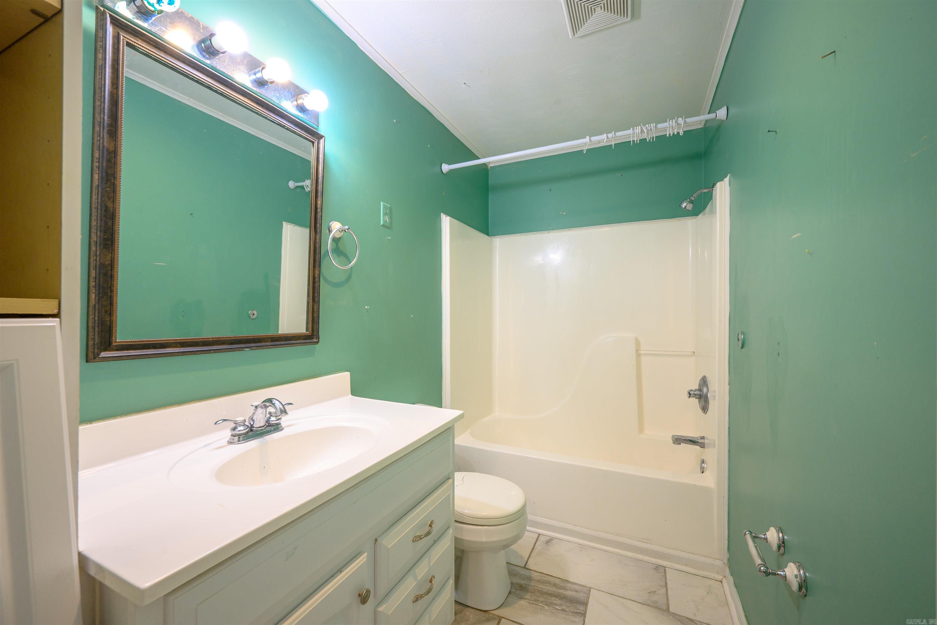 22 Nioka Drive Cherokee Village, AR 72529