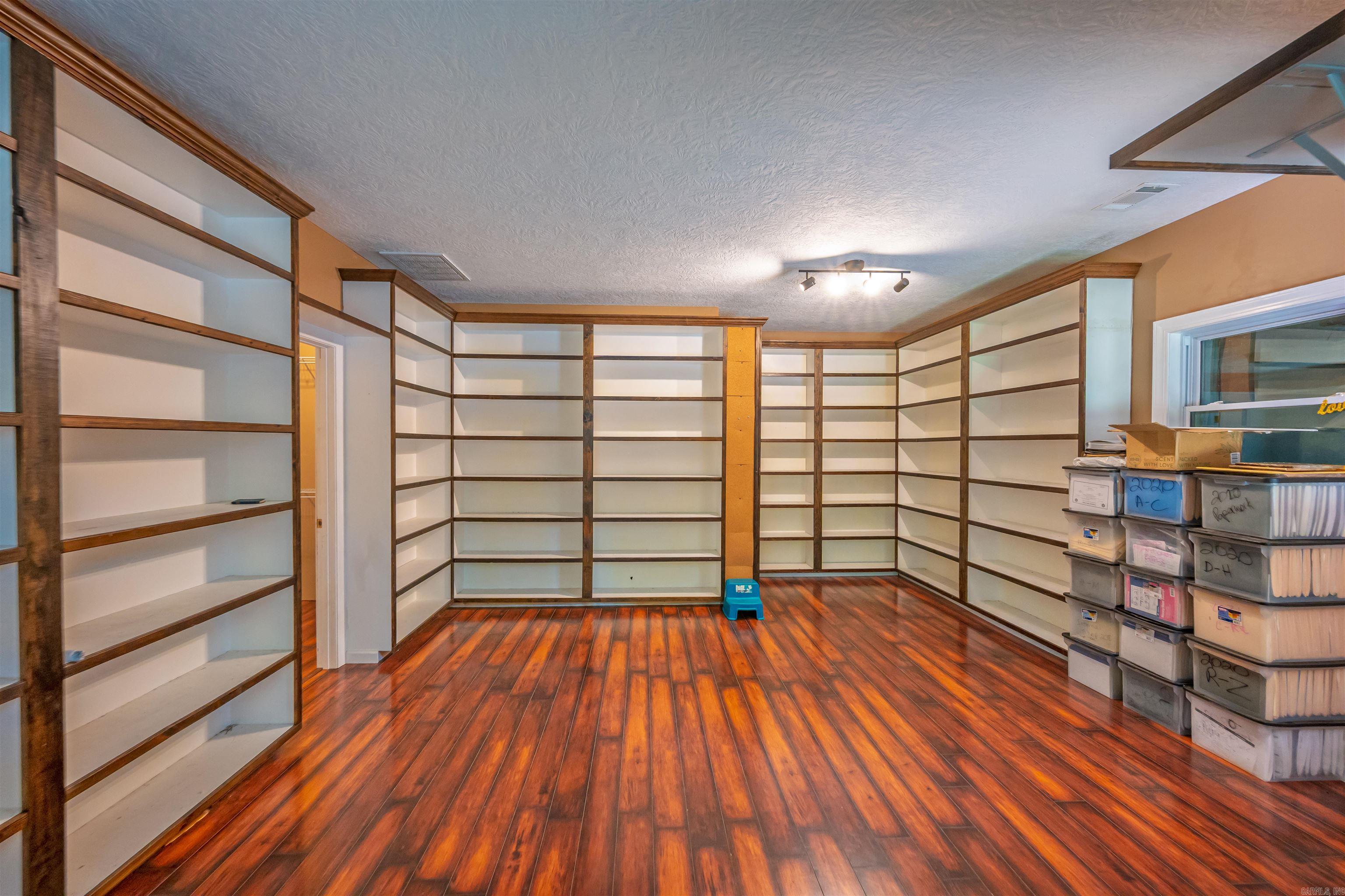 22 Nioka Drive Cherokee Village, AR 72529