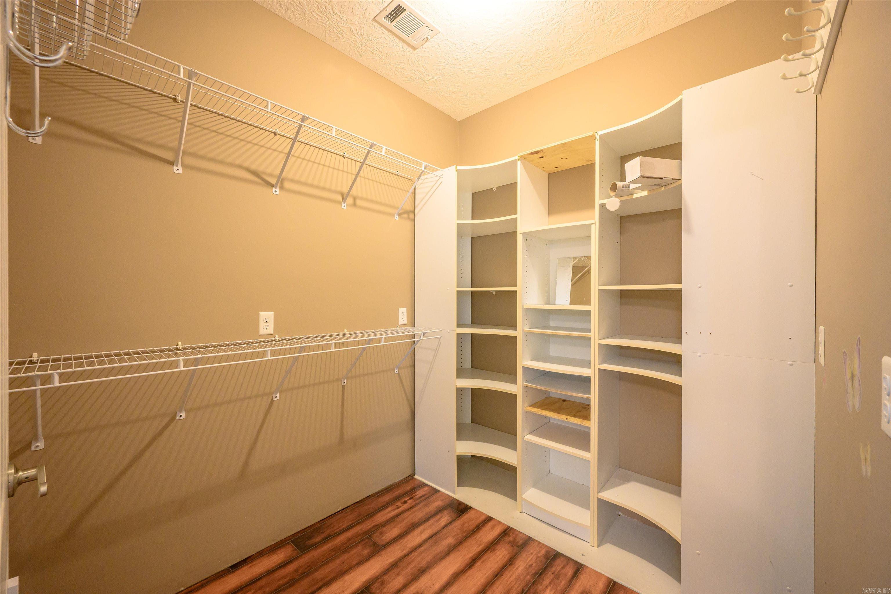 22 Nioka Drive Cherokee Village, AR 72529