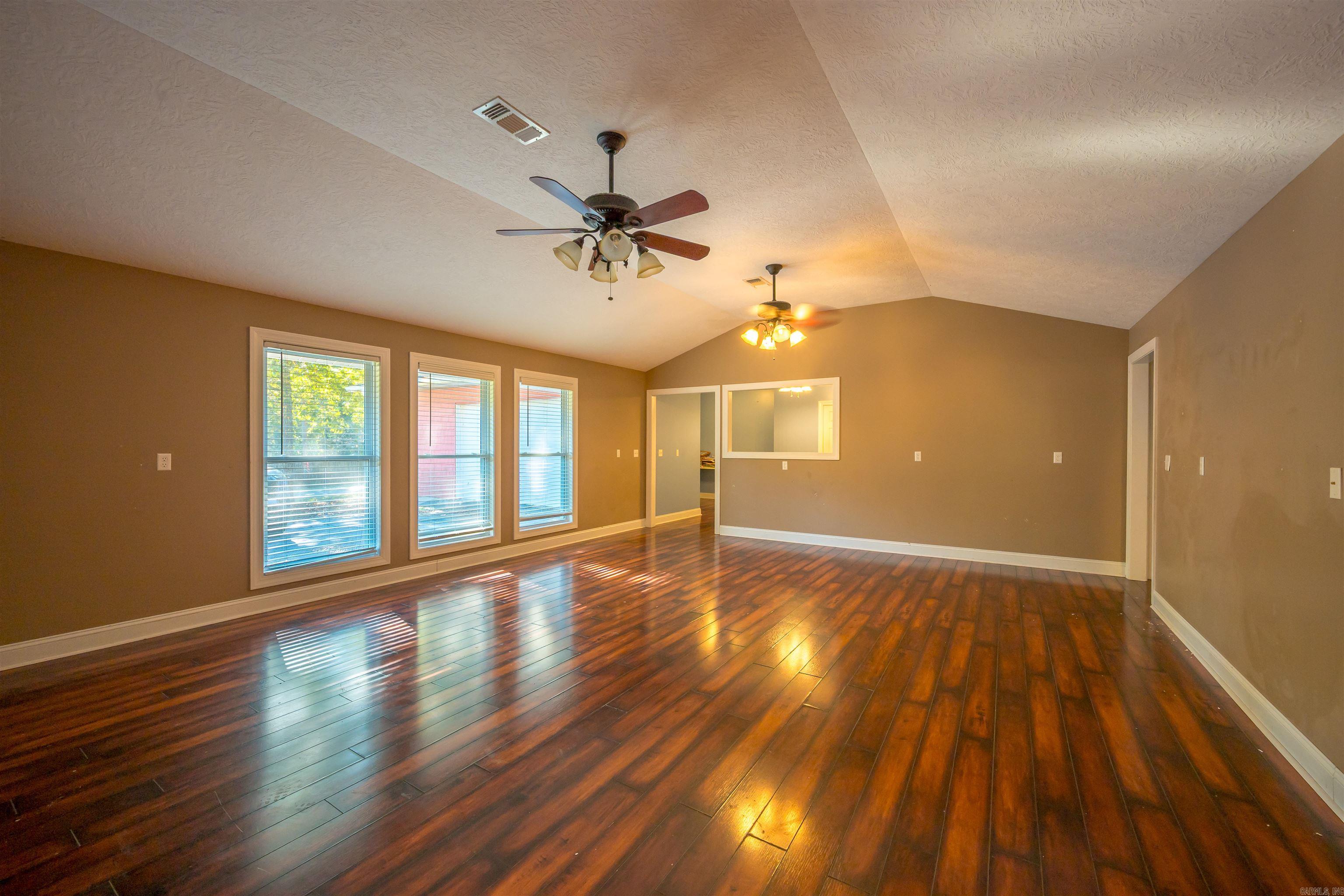 22 Nioka Drive Cherokee Village, AR 72529