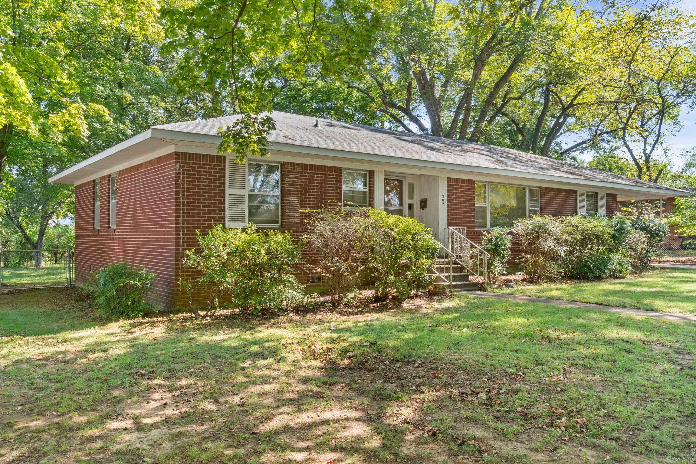 702 N. Spring St. — photo 2
