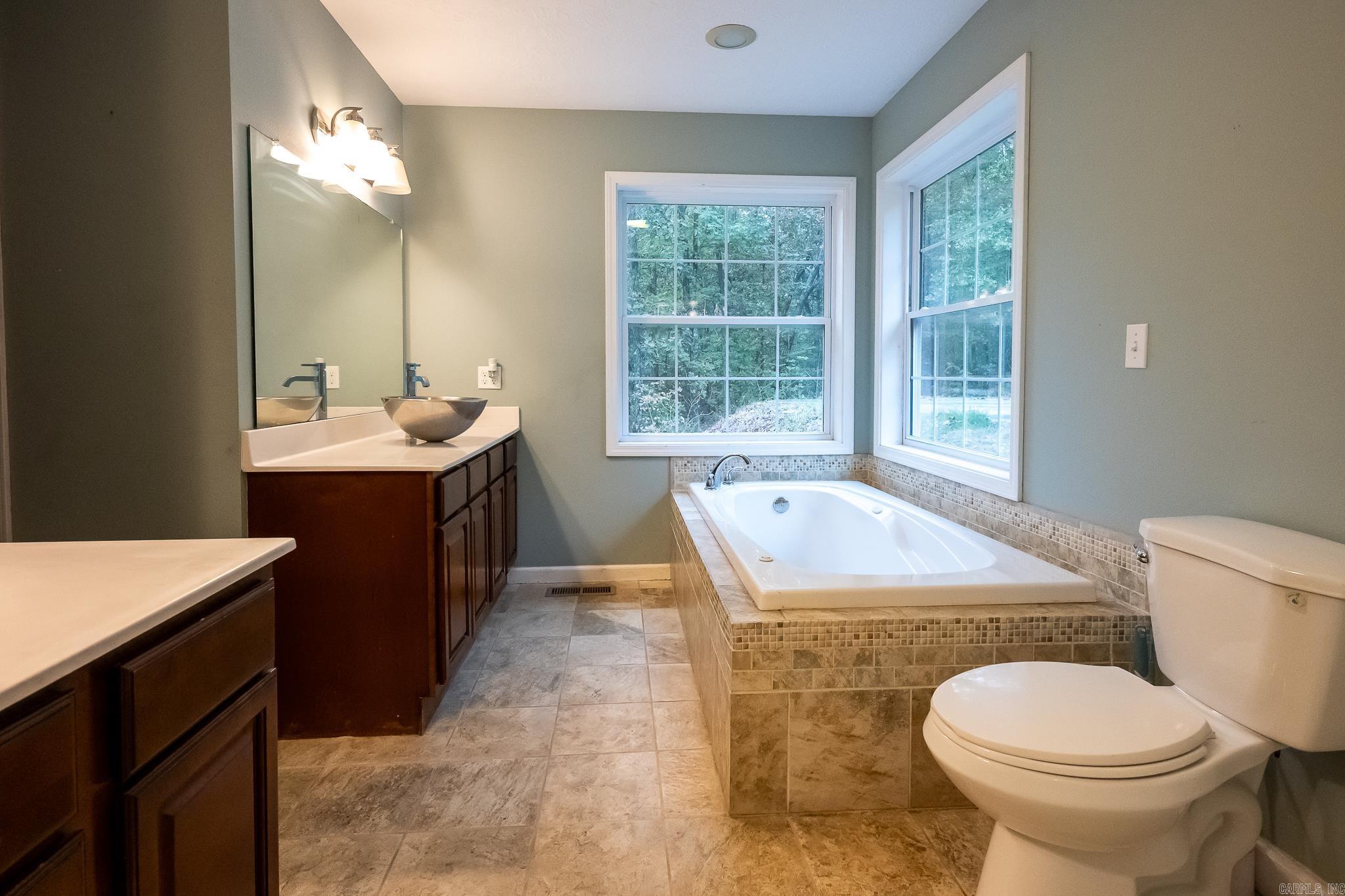 15 Vista Pointe Dr Batesville, AR 72501