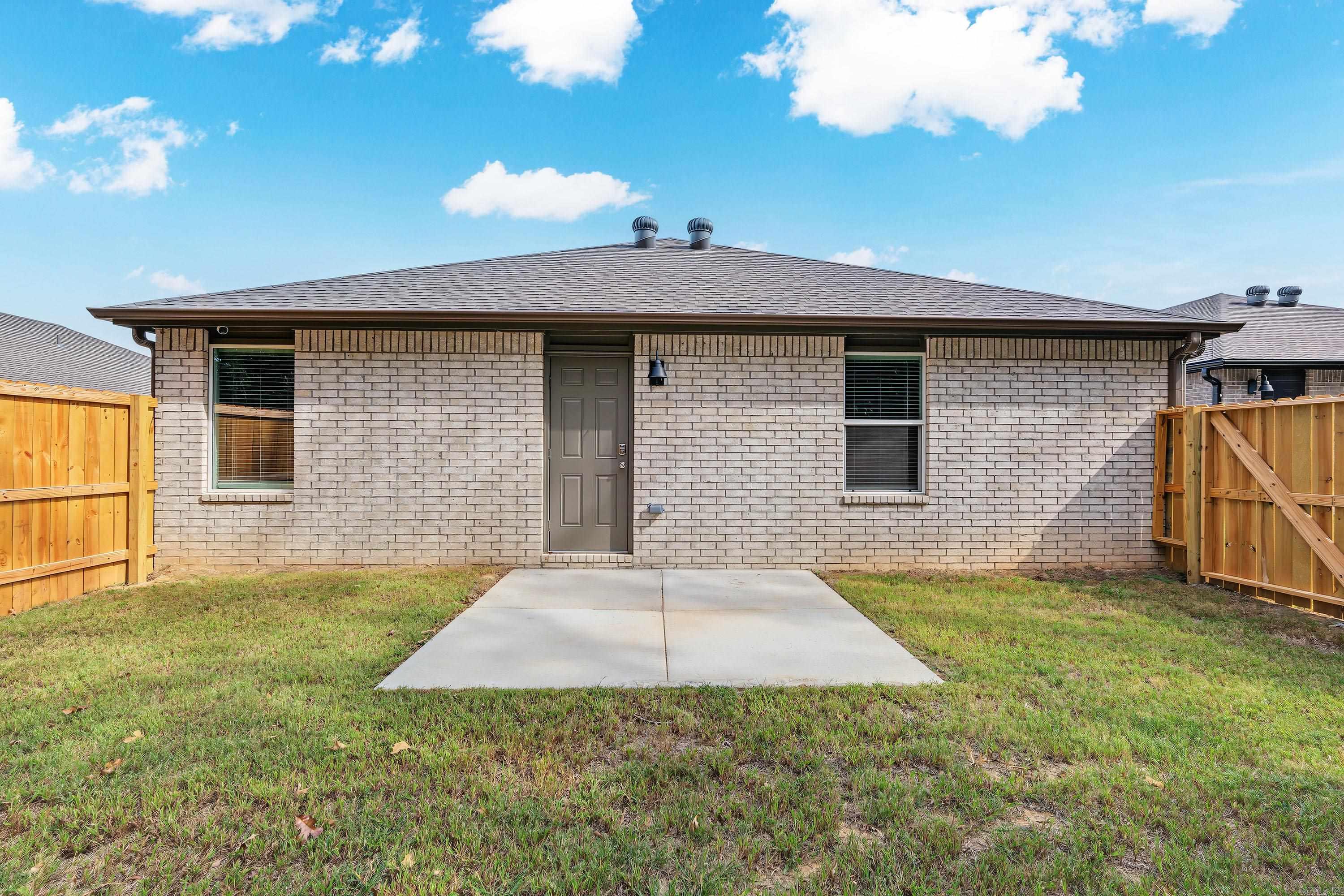 215 Bighorn Trail Maumelle, AR 72113