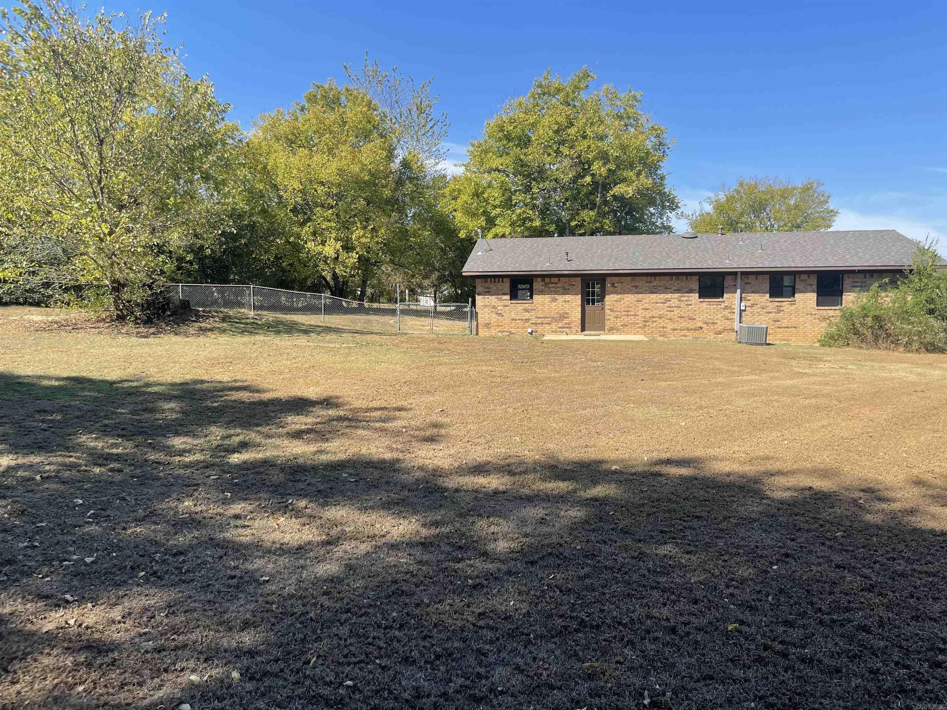 8904 Stonehedge Trail — photo 3