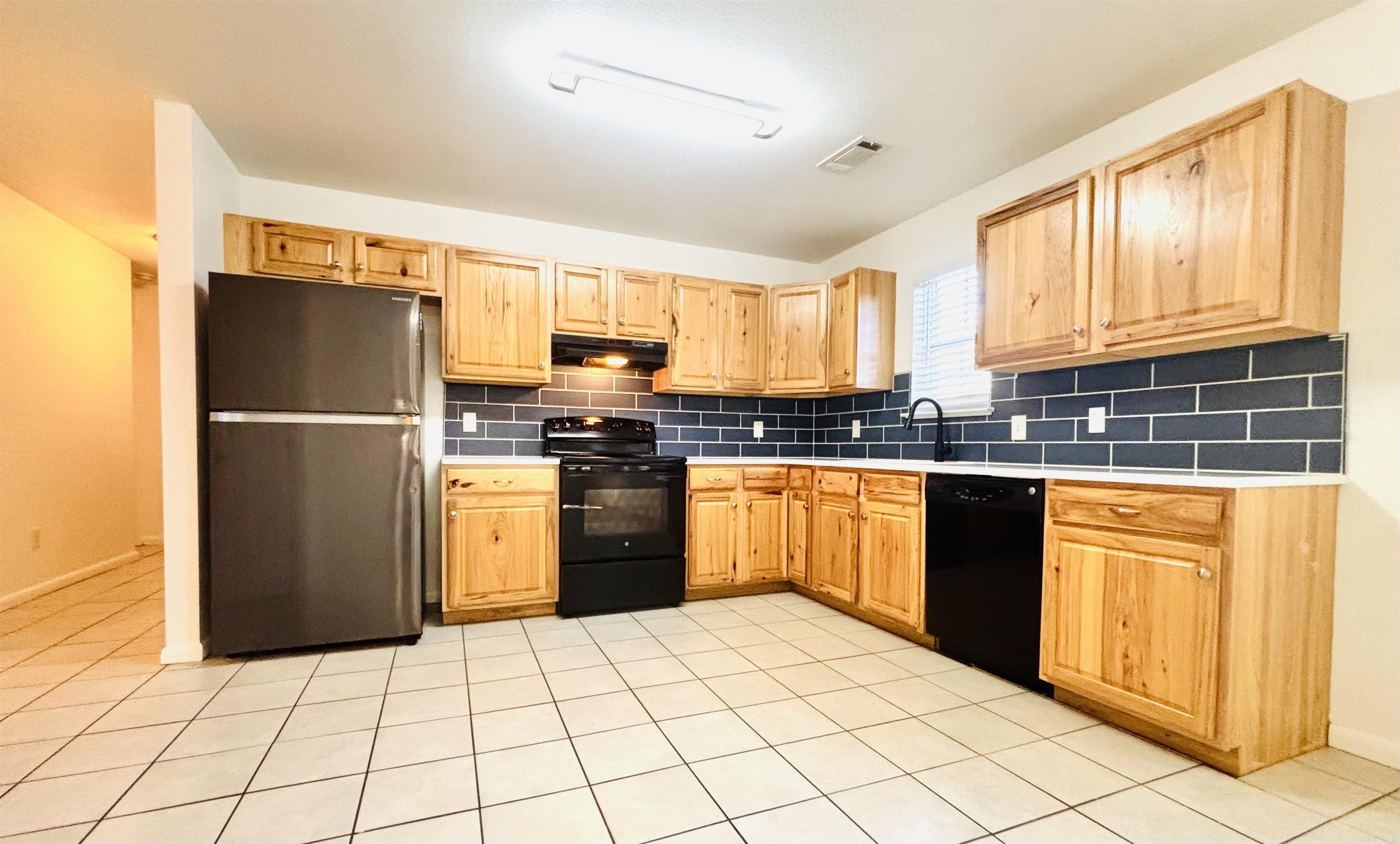 1203 N Olive Street — photo 2