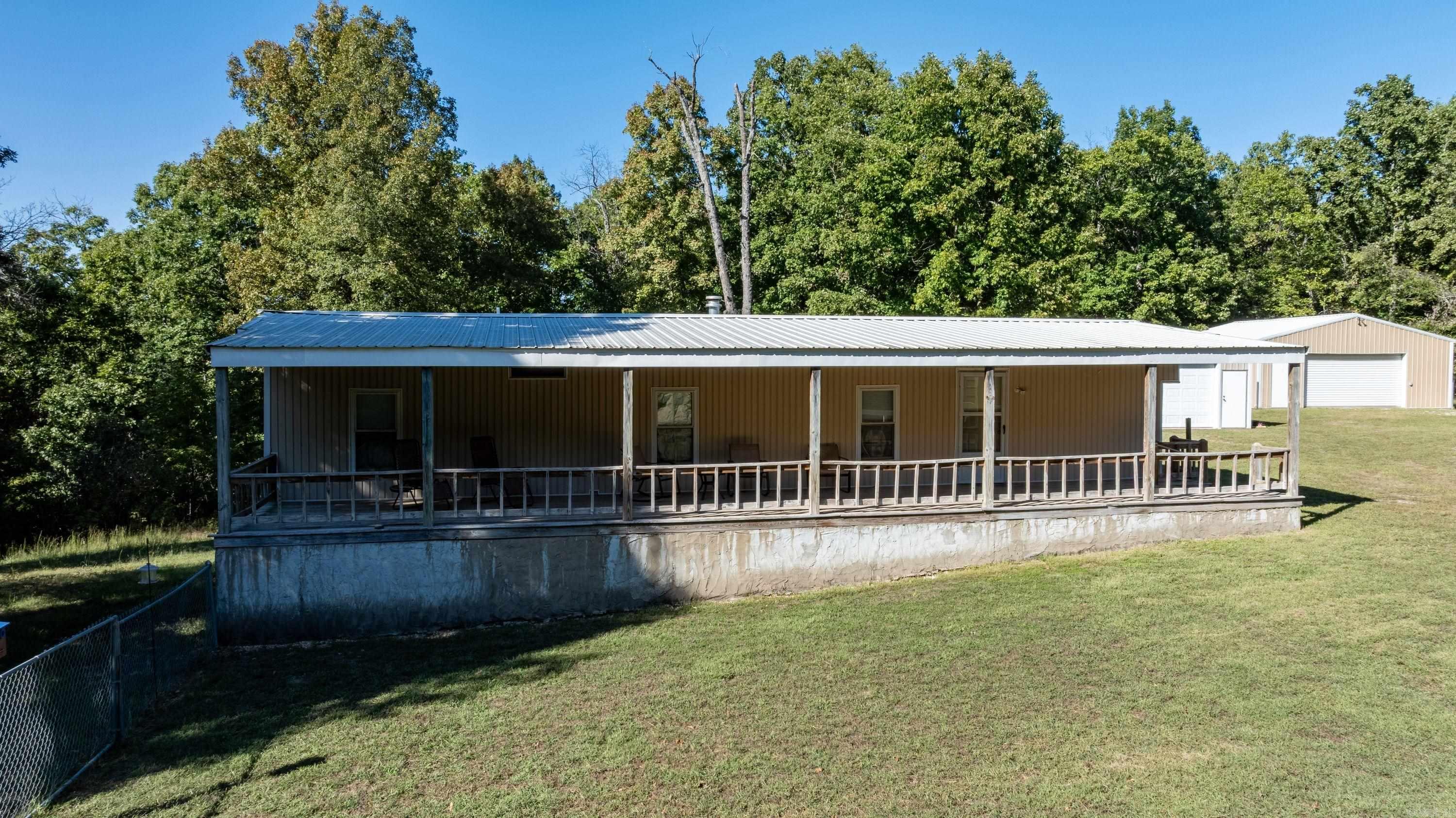 222 W CC Rd Hardy, AR 72542