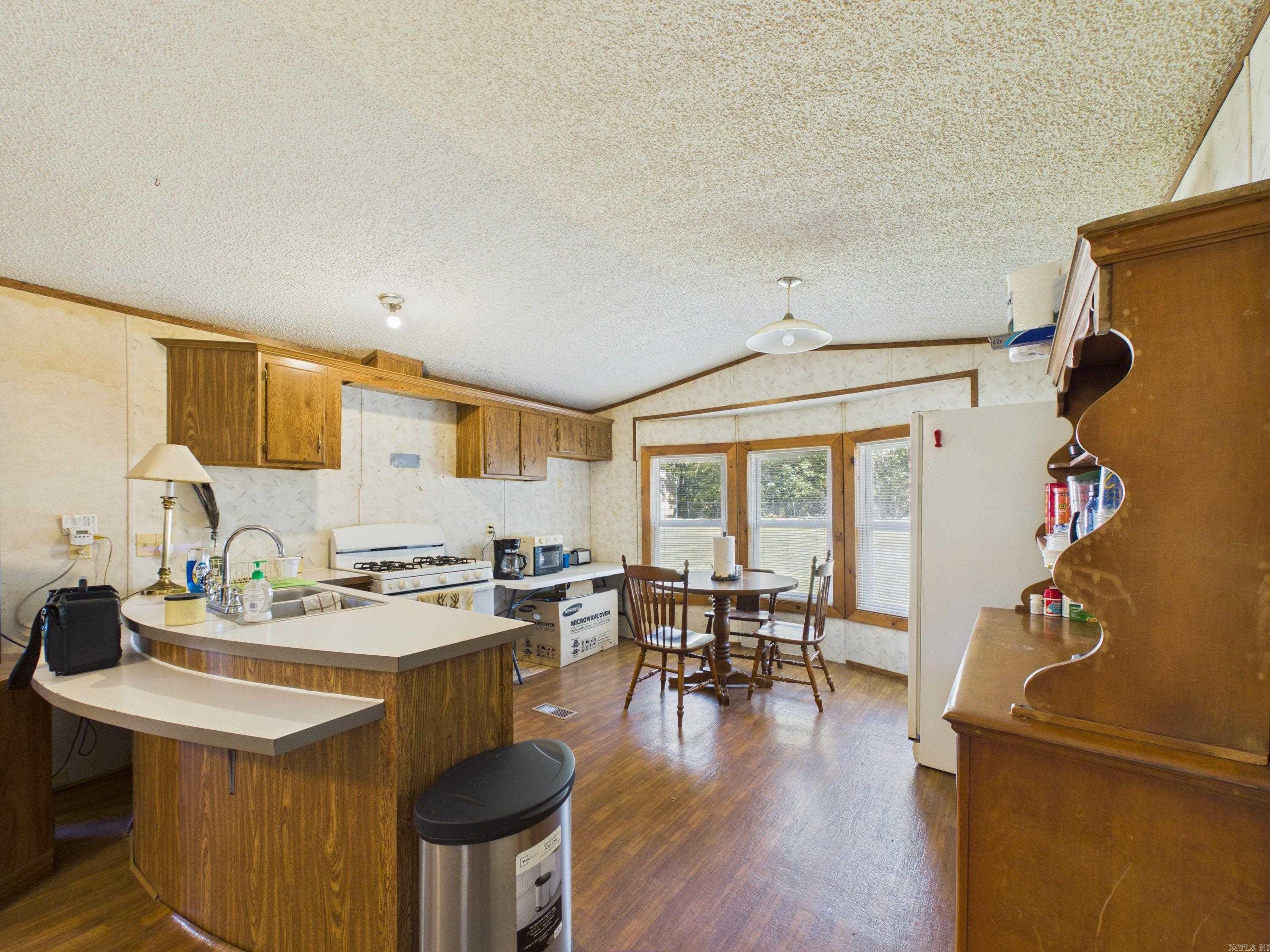 222 W CC Rd Hardy, AR 72542
