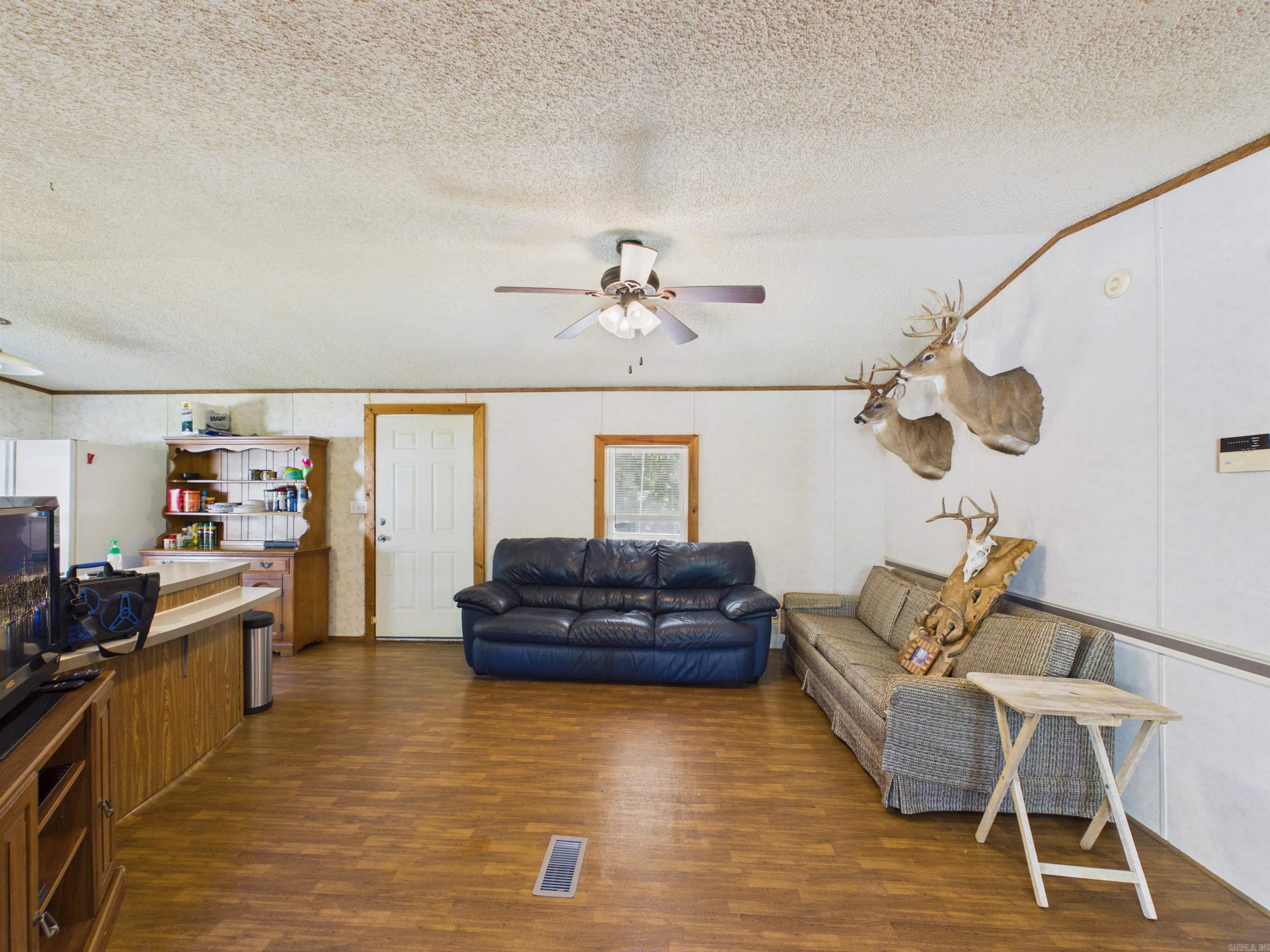 222 W CC Rd Hardy, AR 72542