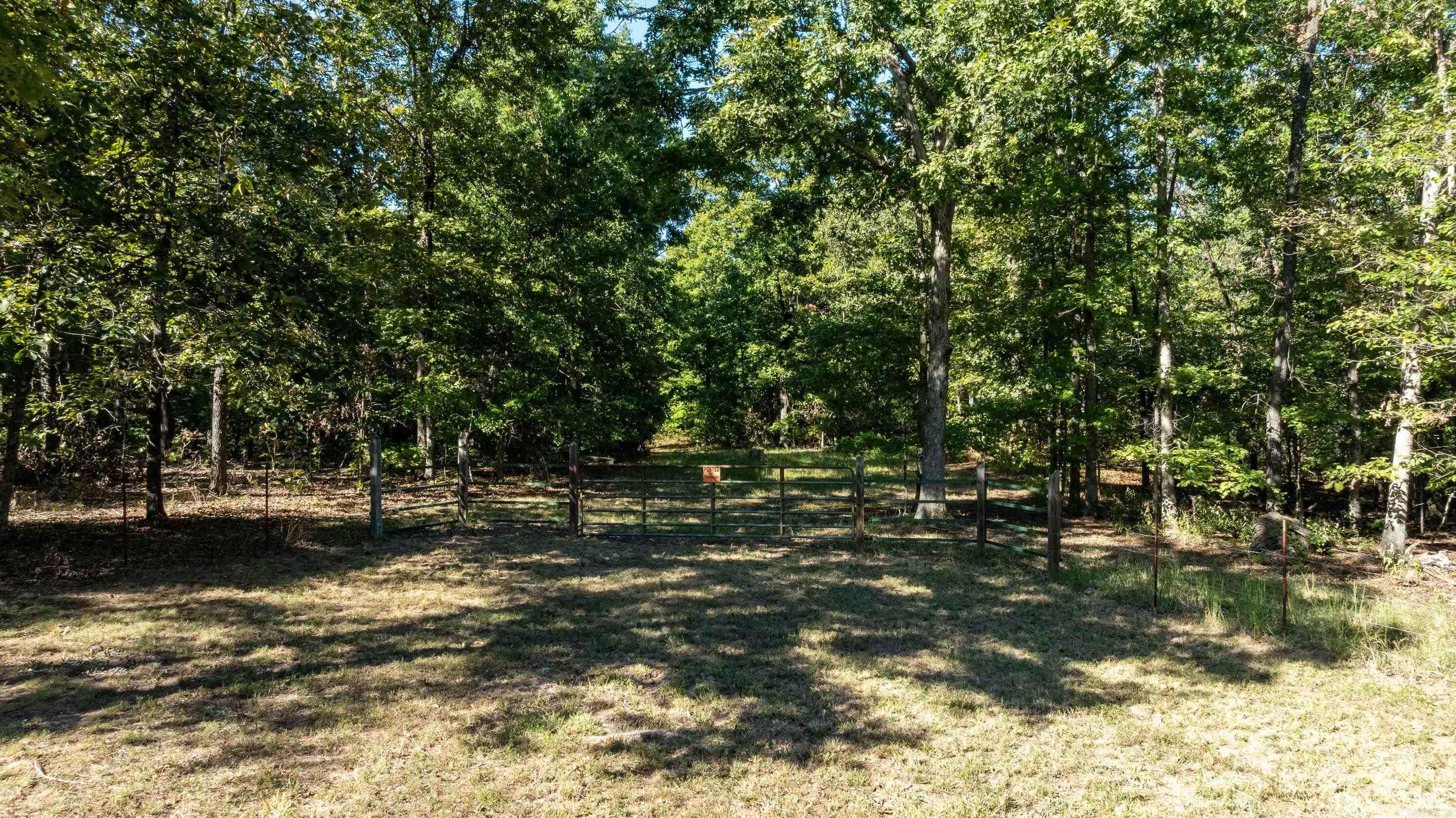 222 W CC Rd Hardy, AR 72542