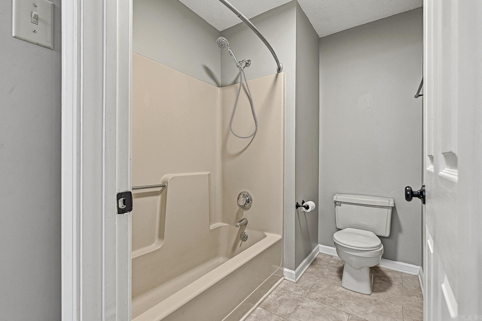902 Live Oak Circle Jonesboro, AR 72401