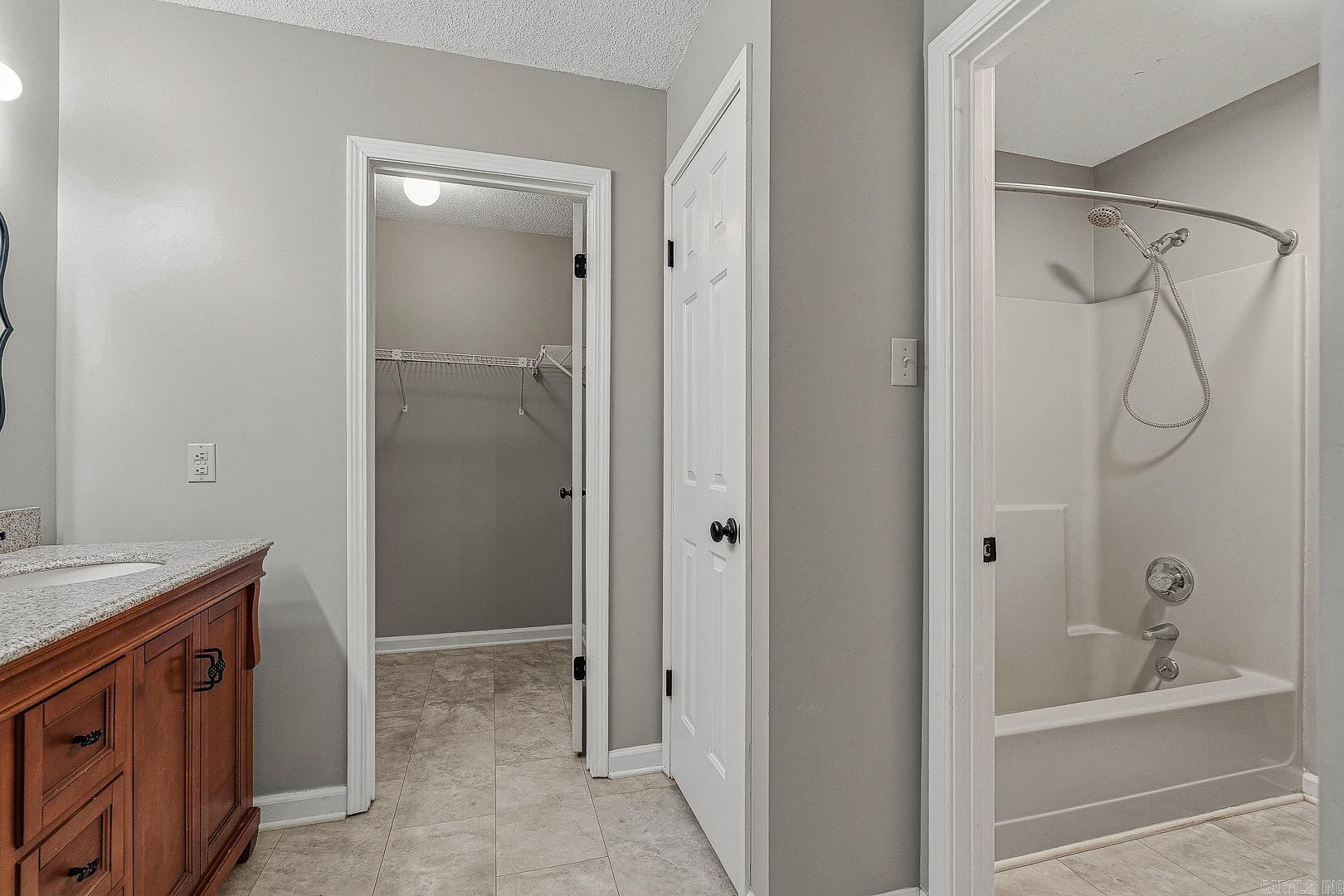 902 Live Oak Circle Jonesboro, AR 72401