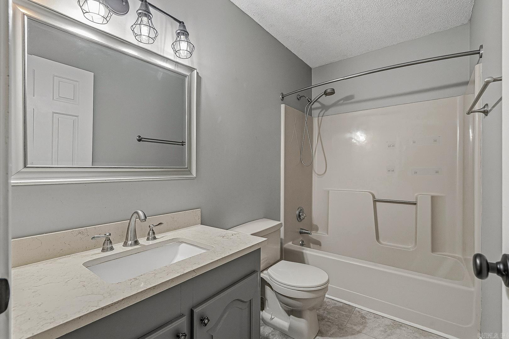 902 Live Oak Circle Jonesboro, AR 72401