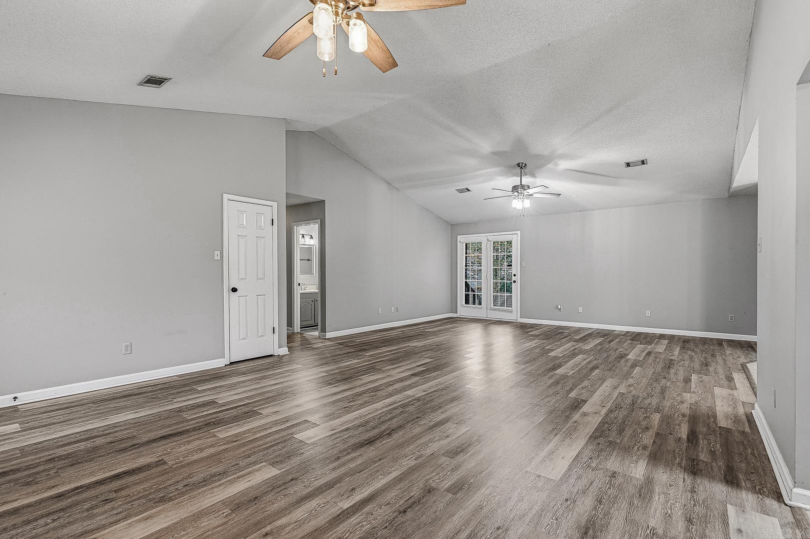902 Live Oak Circle Jonesboro, AR 72401