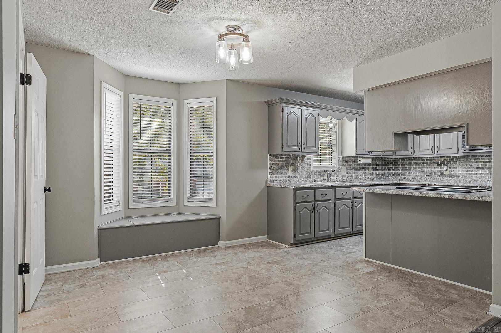 902 Live Oak Circle Jonesboro, AR 72401