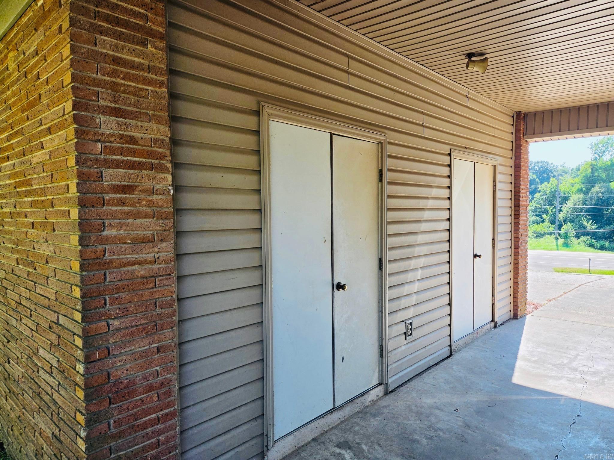 6416 N Highway 1 Colt, AR 72436