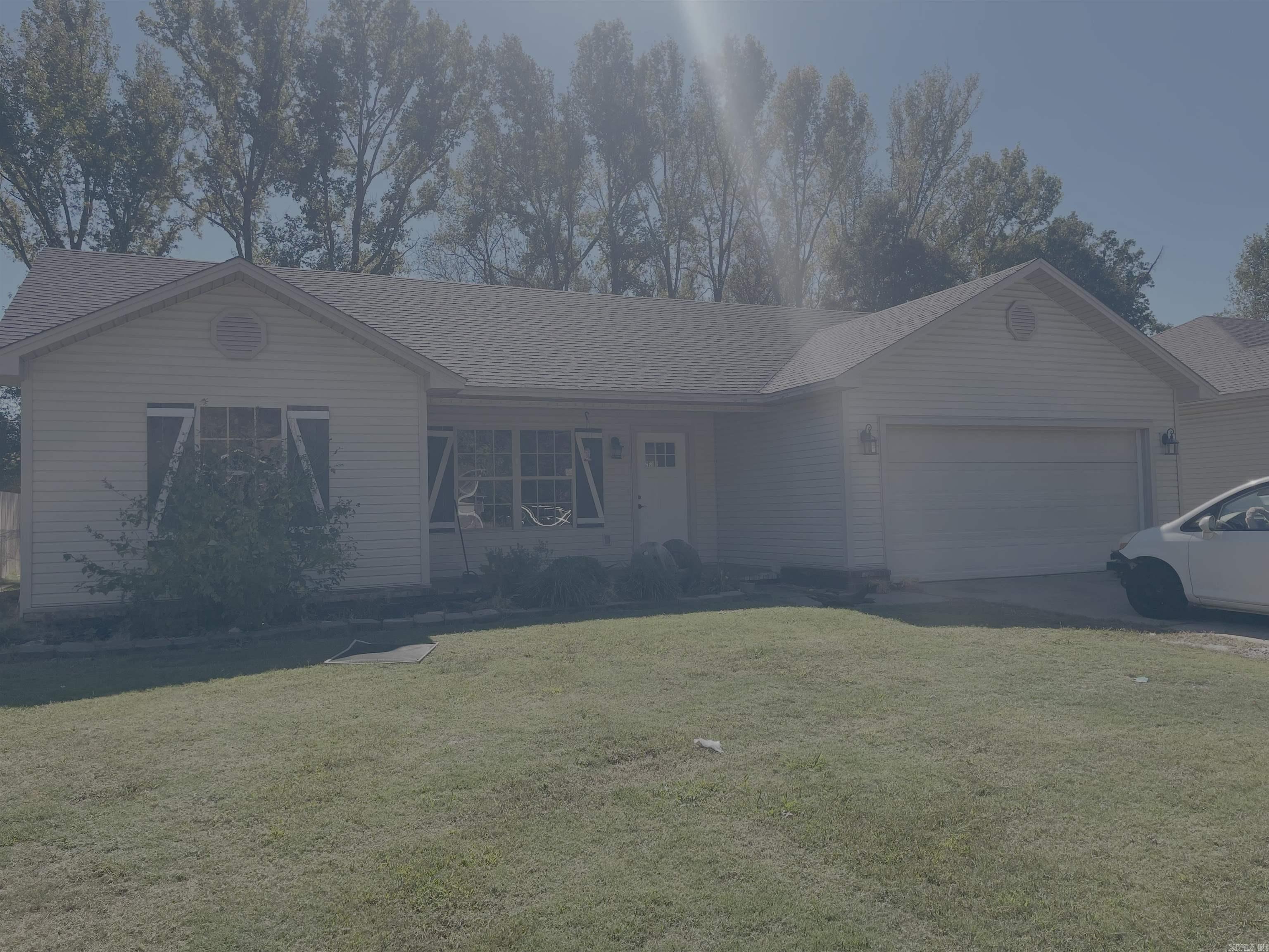 33 Weatherwood Lane — exterior