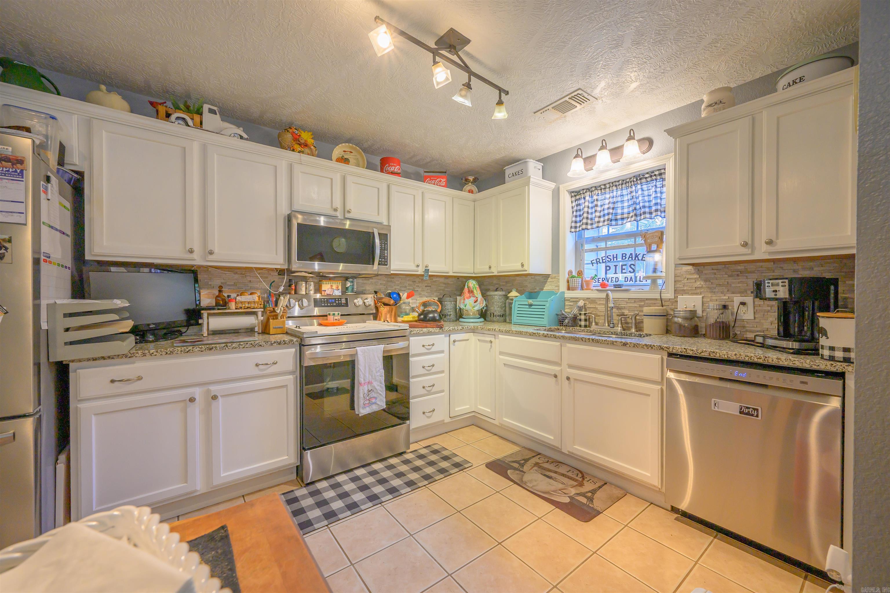855 Bluff View Batesville, AR 72501-0000