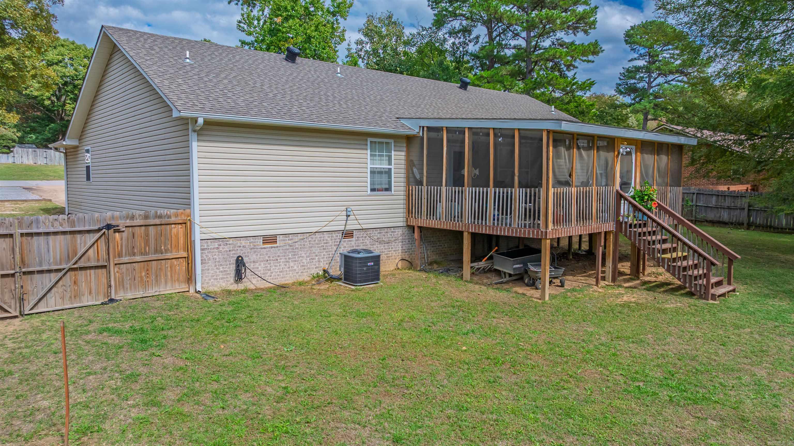 855 Bluff View Batesville, AR 72501-0000