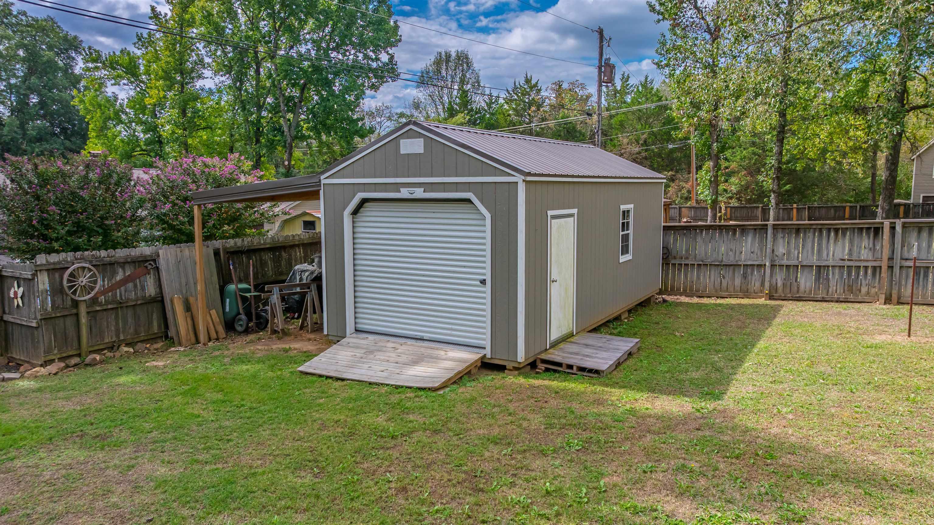 855 Bluff View Batesville, AR 72501-0000