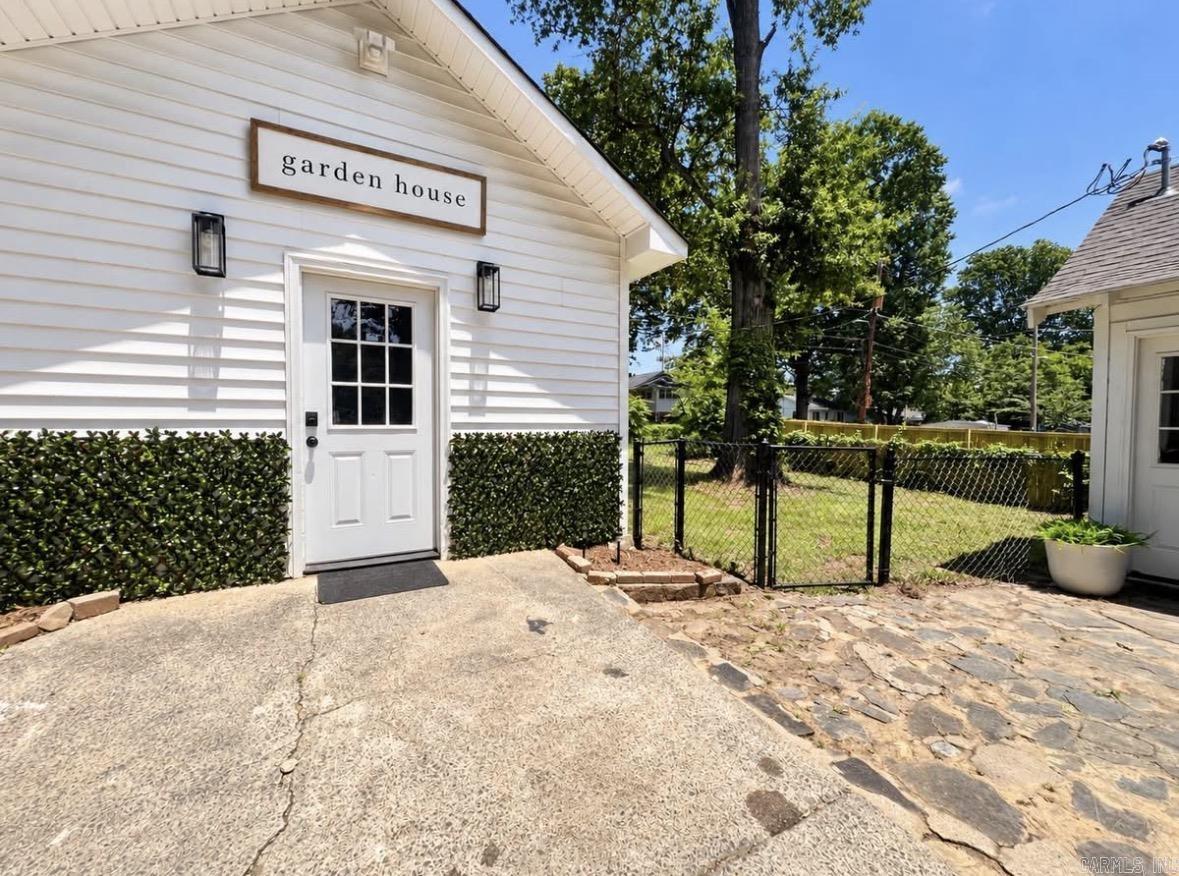 2209 W Long 17th Street North Little Rock, AR 72114