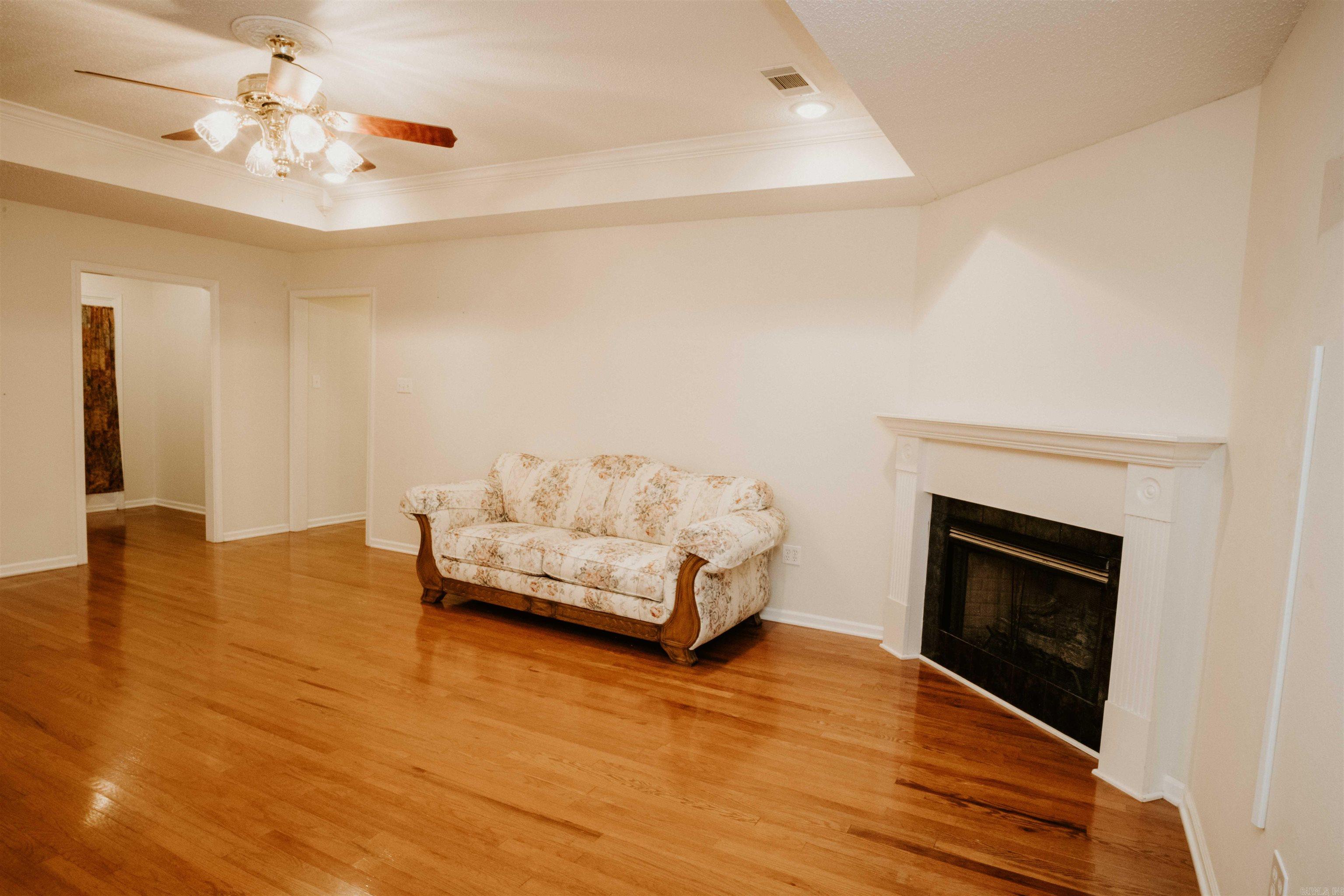 2406 REDWOOD Benton, AR 72015-2509