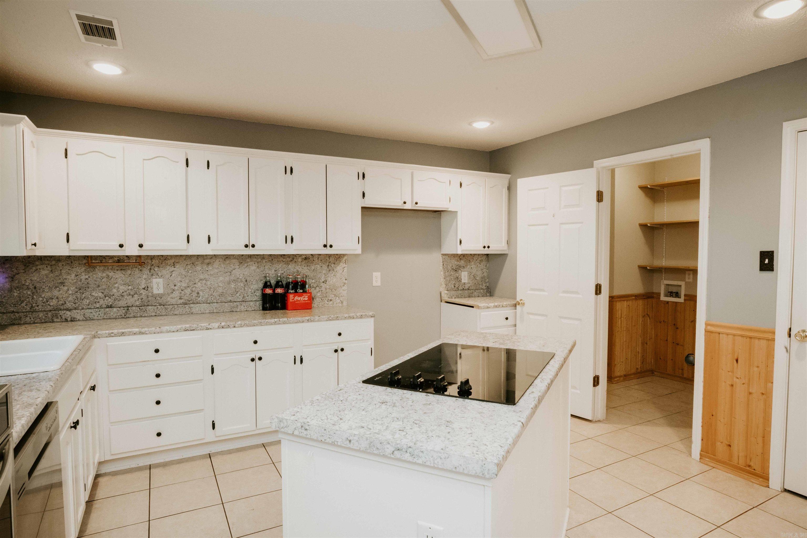 2406 REDWOOD Benton, AR 72015-2509