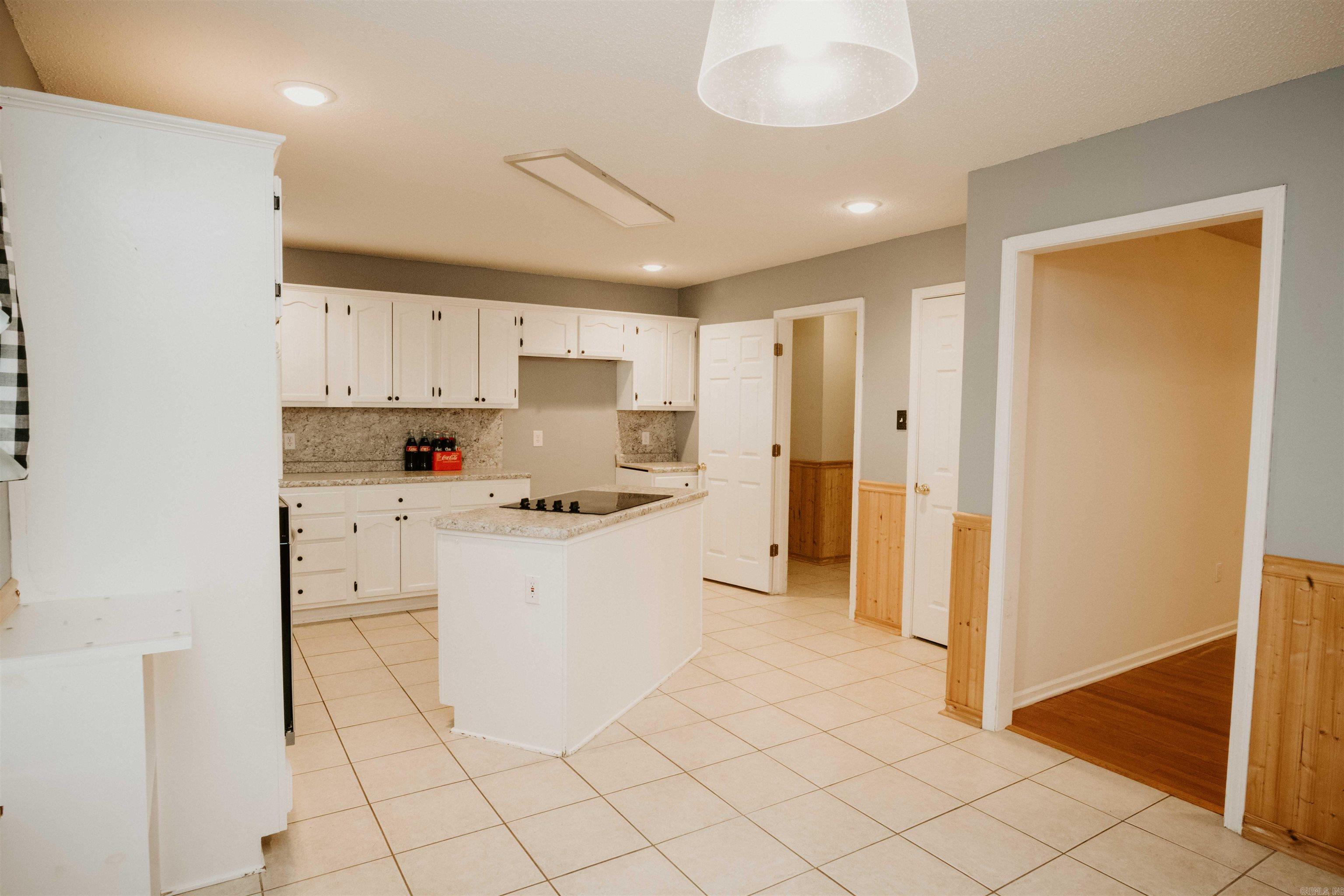 2406 REDWOOD Benton, AR 72015-2509