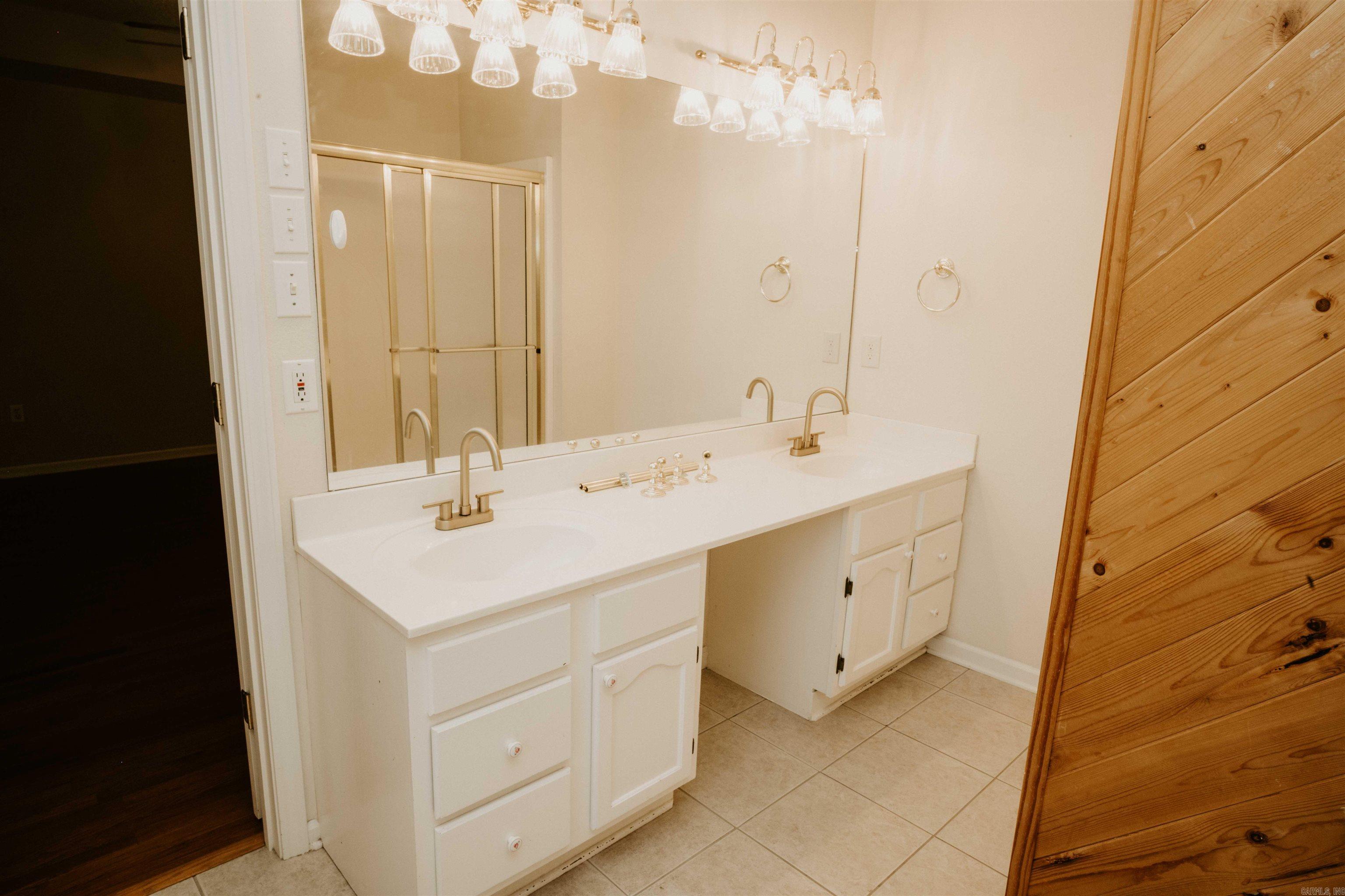 2406 REDWOOD Benton, AR 72015-2509