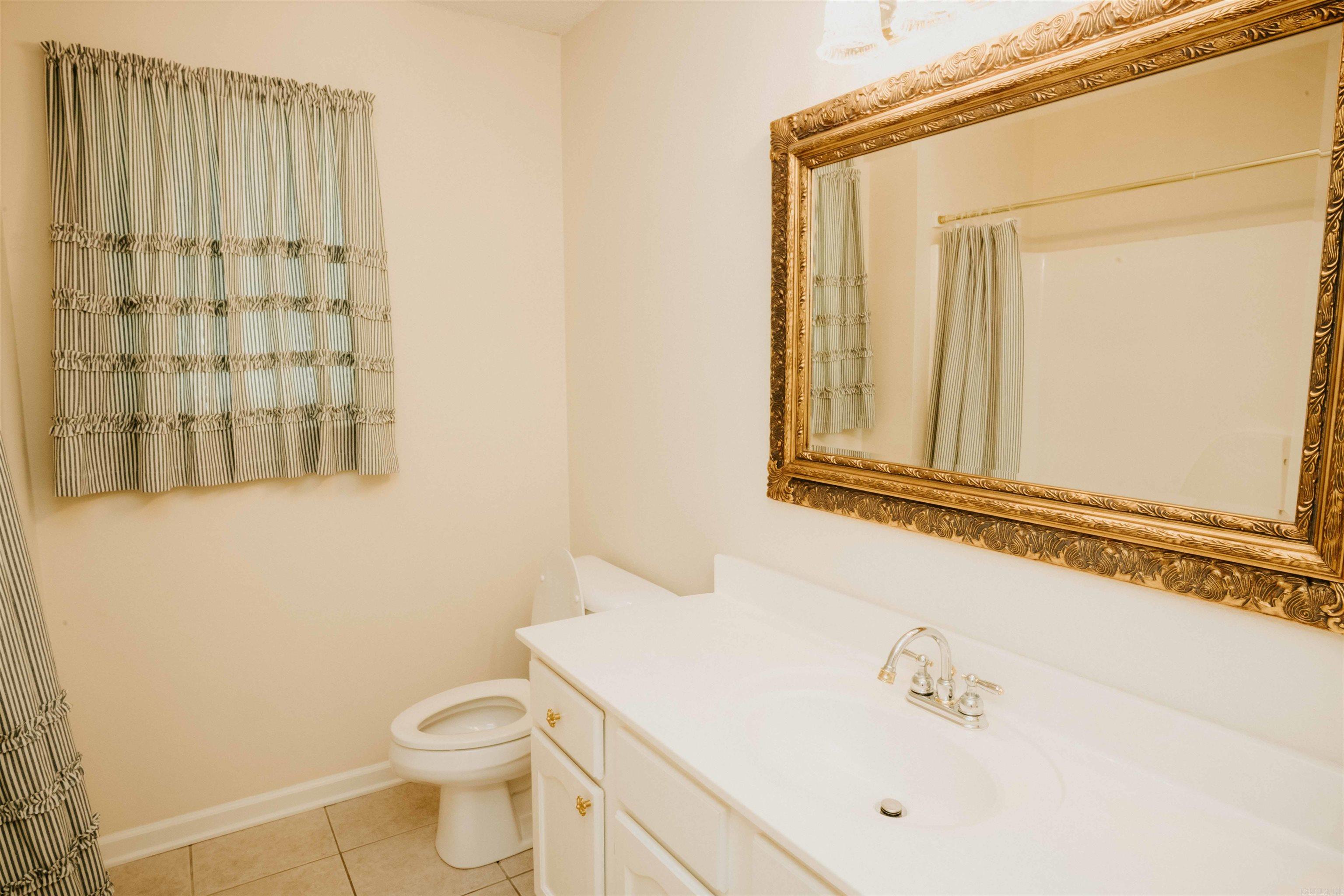 2406 REDWOOD Benton, AR 72015-2509