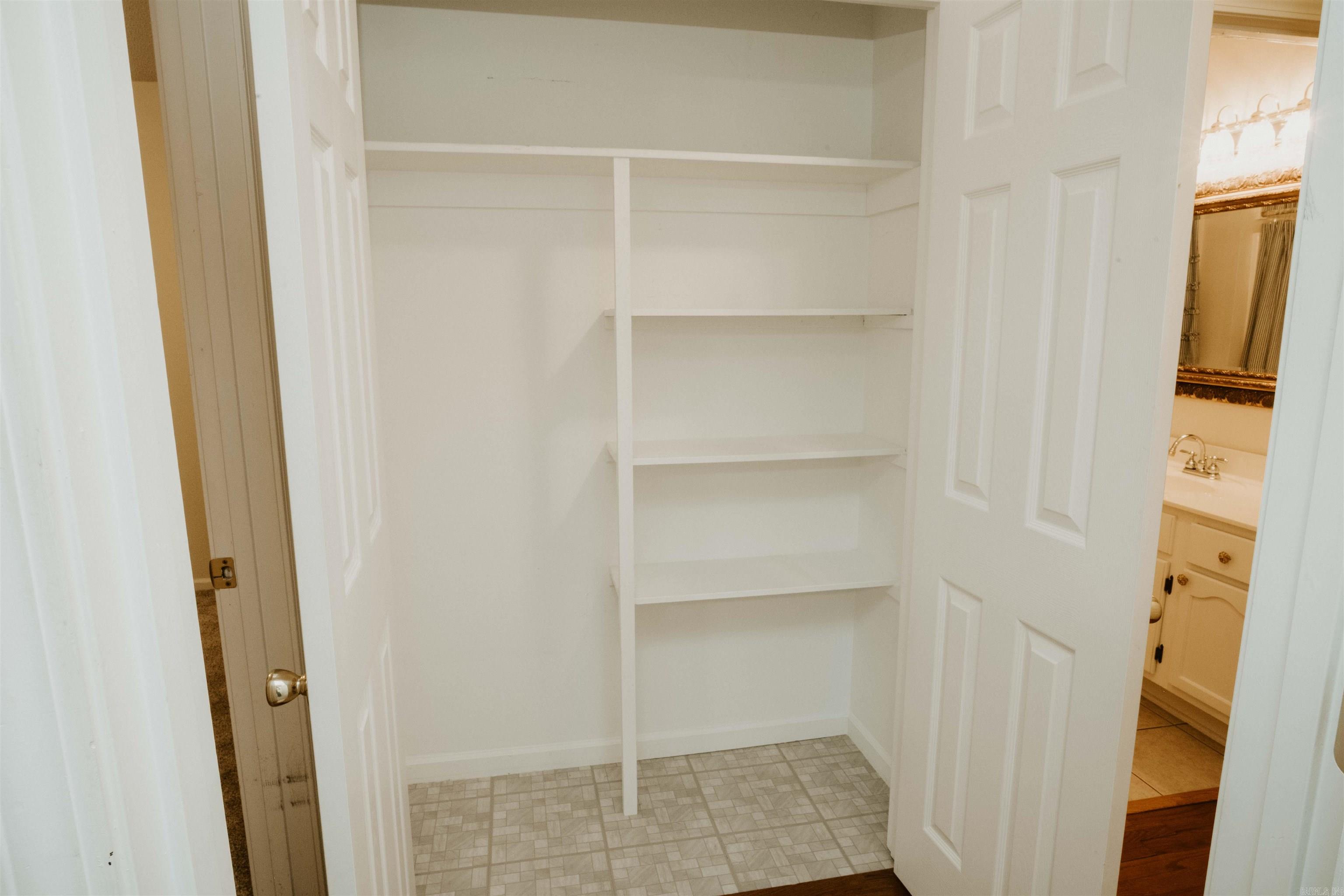 2406 REDWOOD Benton, AR 72015-2509