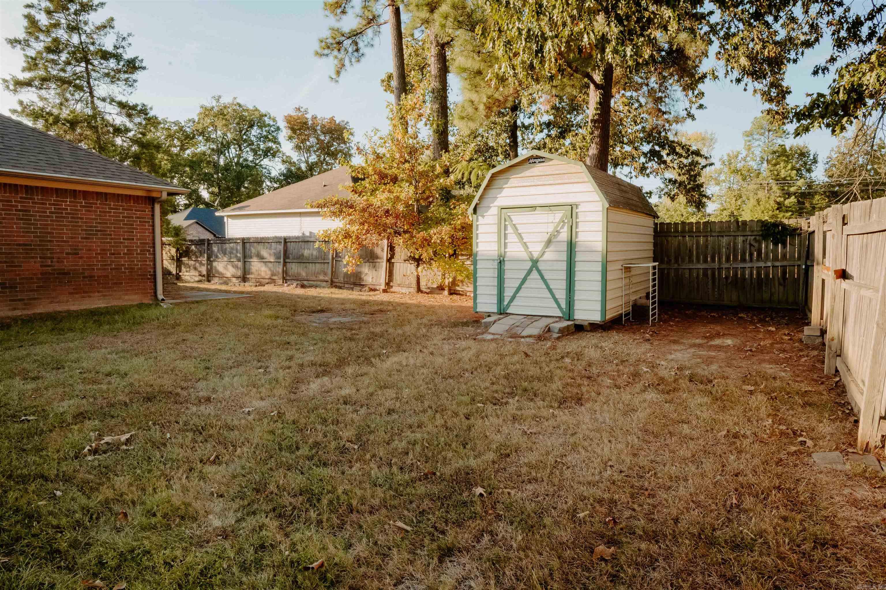 2406 REDWOOD Benton, AR 72015-2509