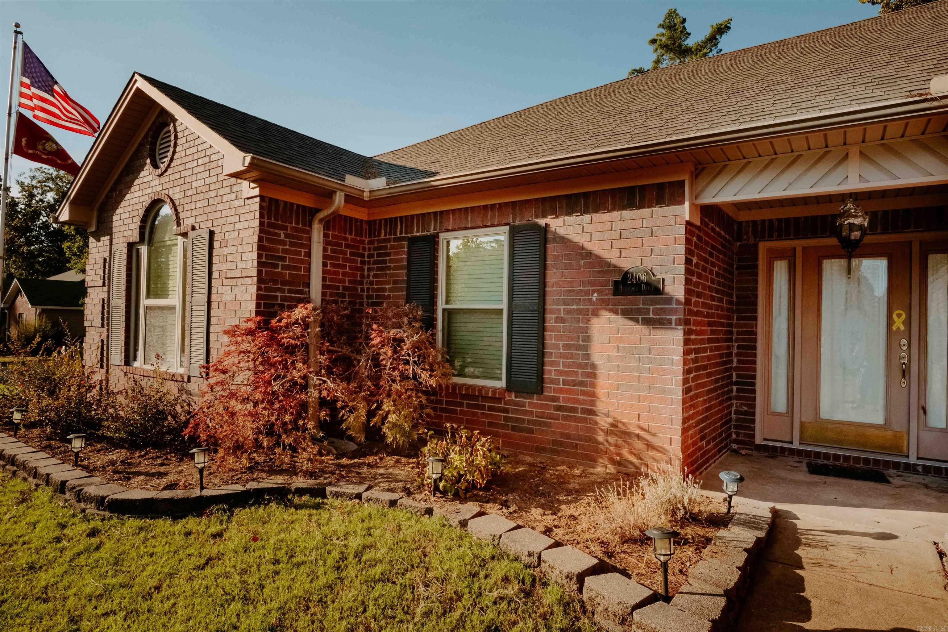 2406 REDWOOD Benton, AR 72015-2509
