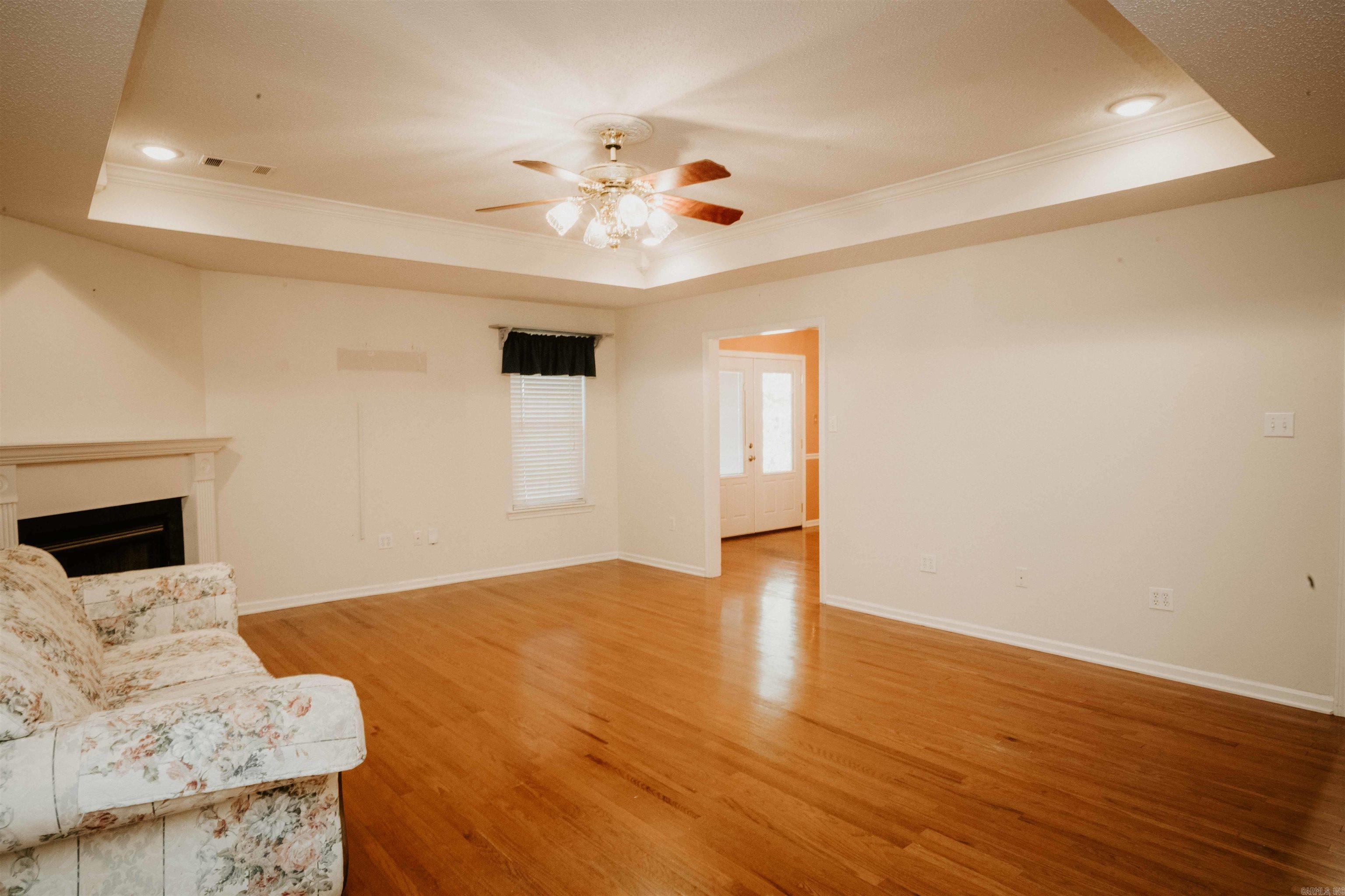 2406 REDWOOD Benton, AR 72015-2509