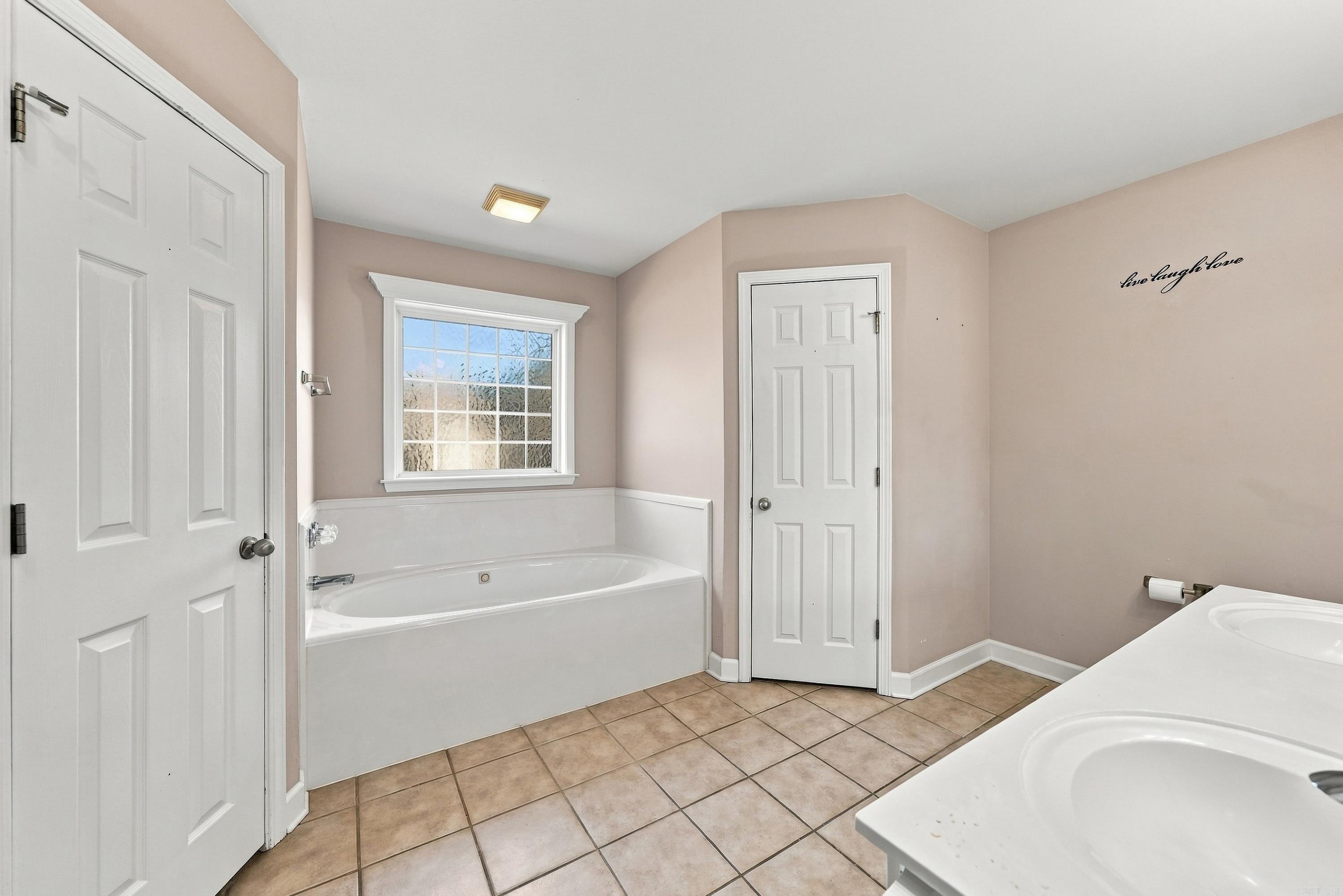 28 Berry Patch Drive Cabot, AR 72023