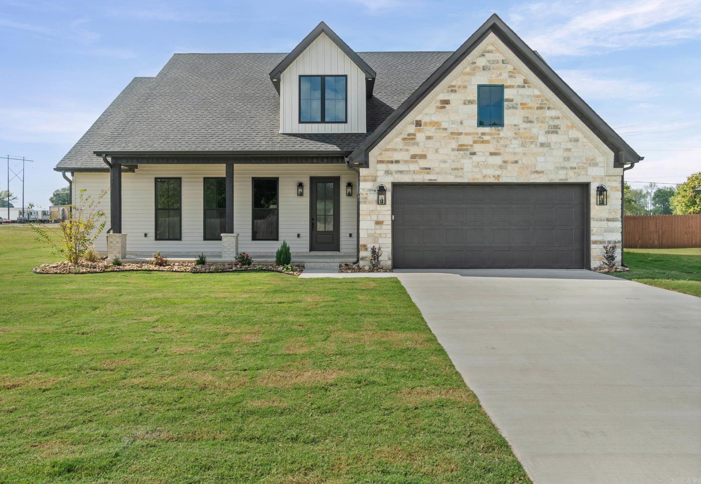 1913 Lakeview Drive