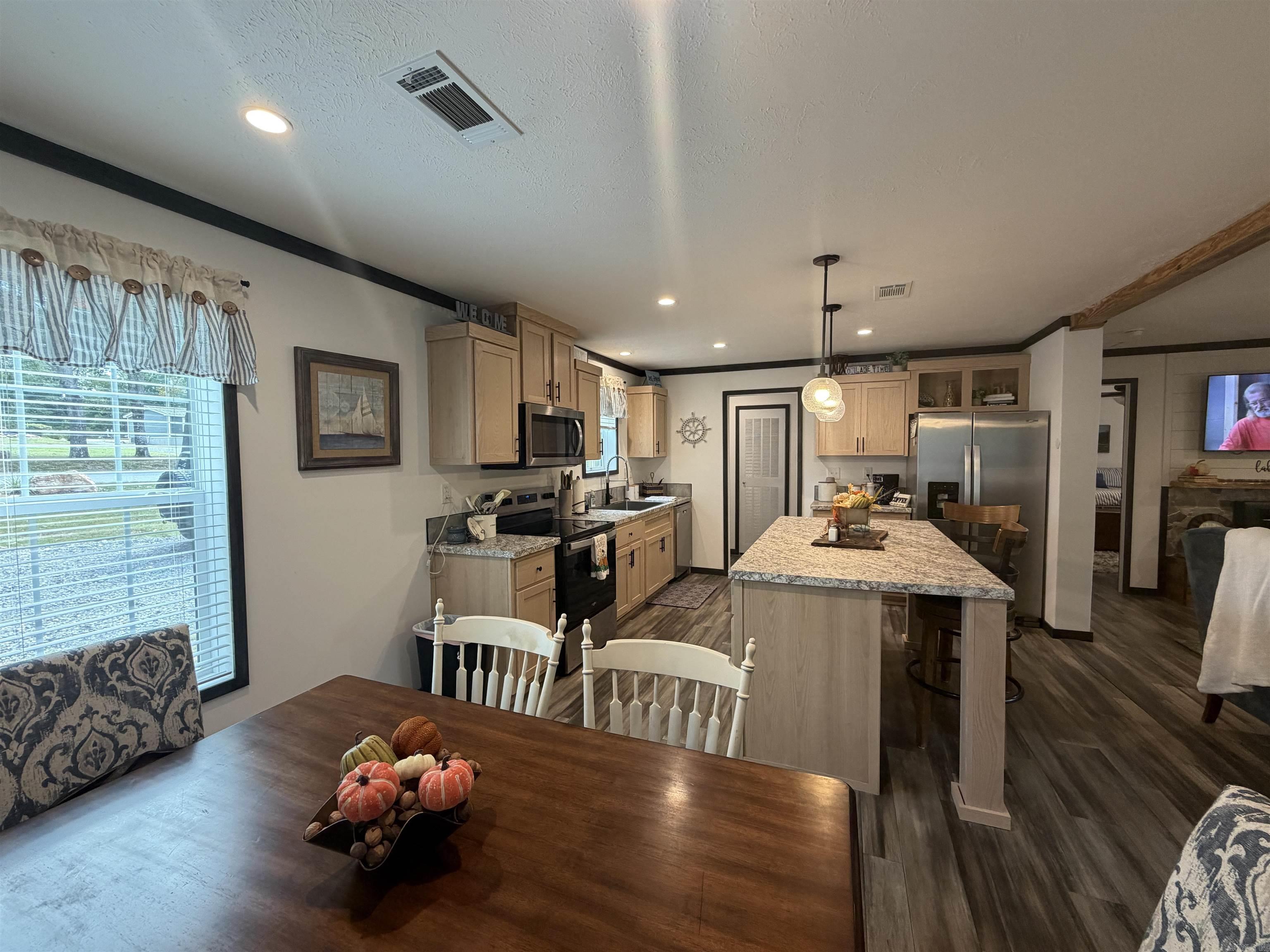 275 Narrows Dr. Greers Ferry, AR 72067