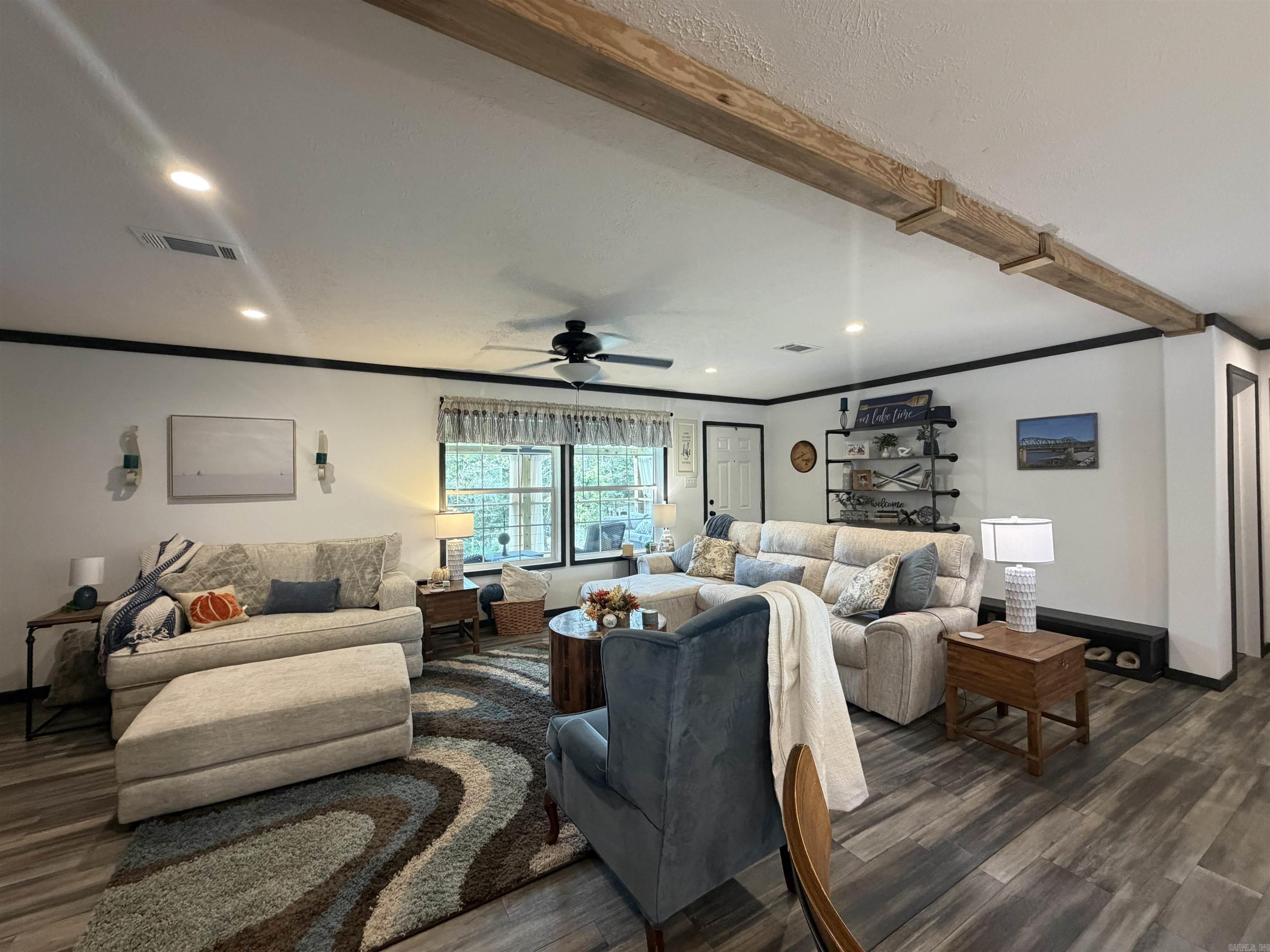 275 Narrows Dr. Greers Ferry, AR 72067