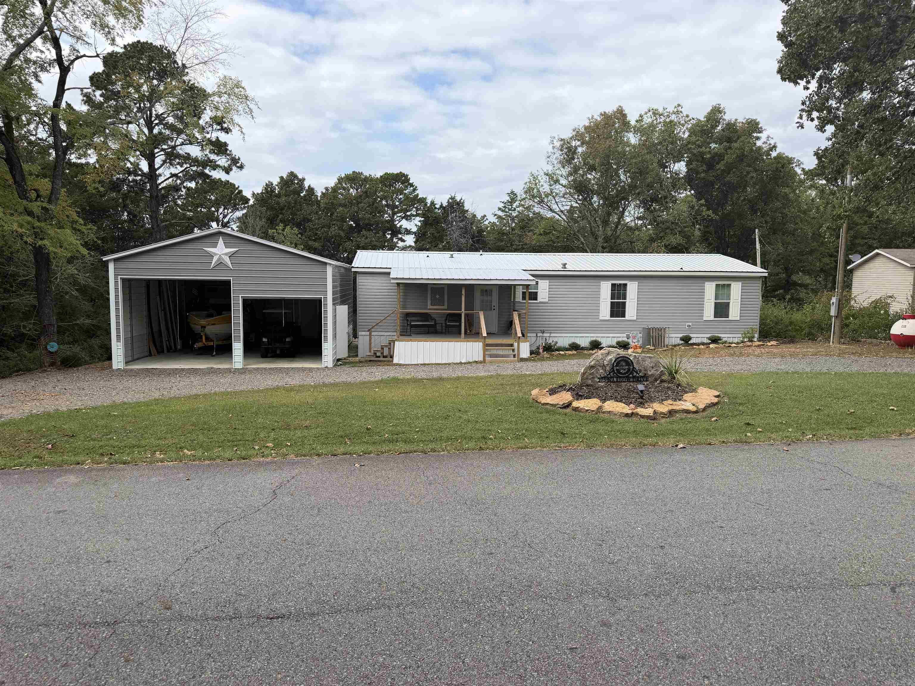 275 Narrows Dr. Greers Ferry, AR 72067