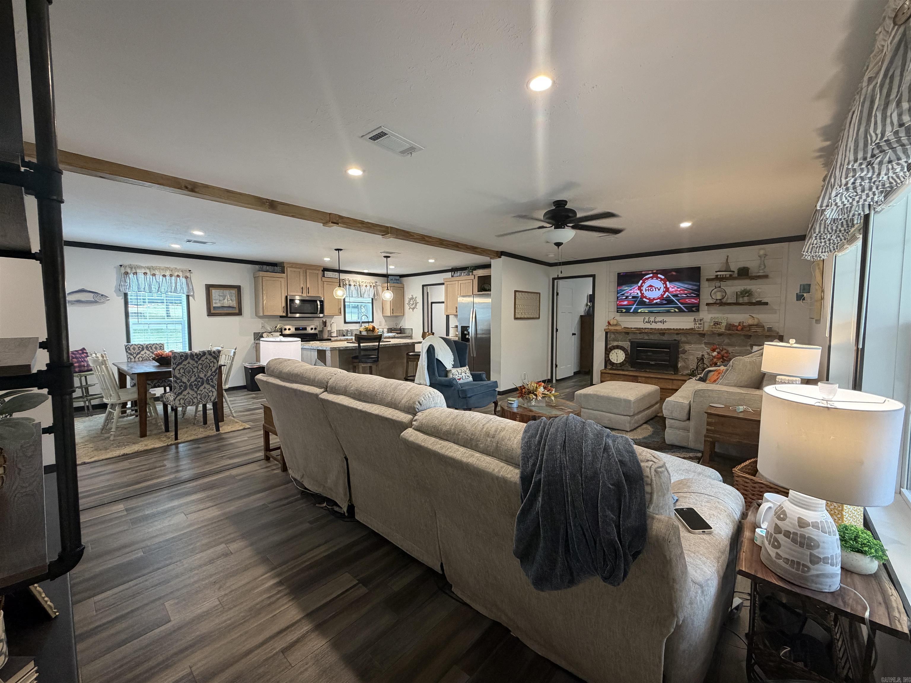 275 Narrows Dr. Greers Ferry, AR 72067