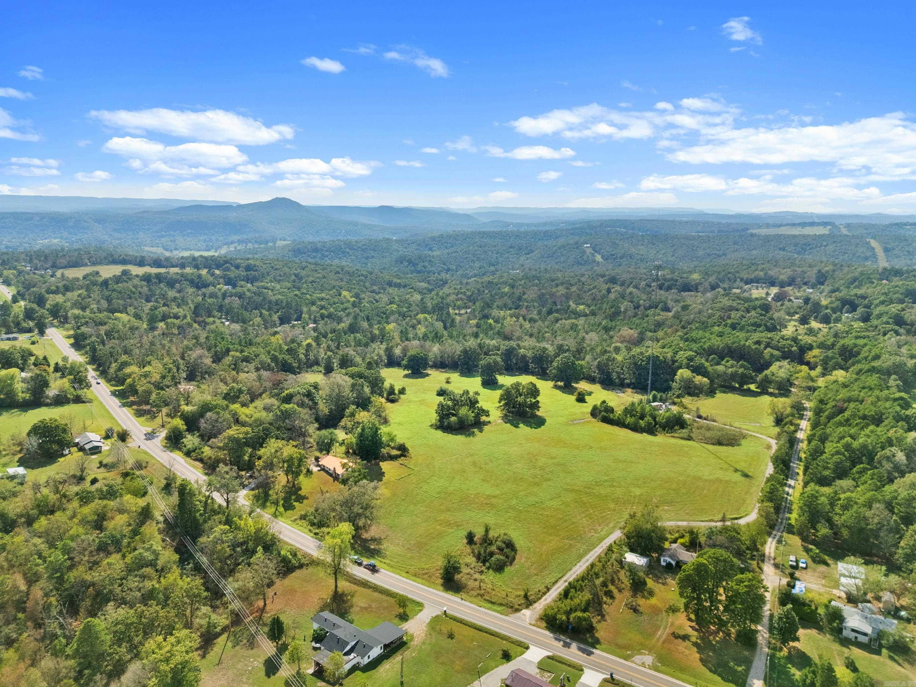 11235 Hwy 5 South Salesville, AR 72653