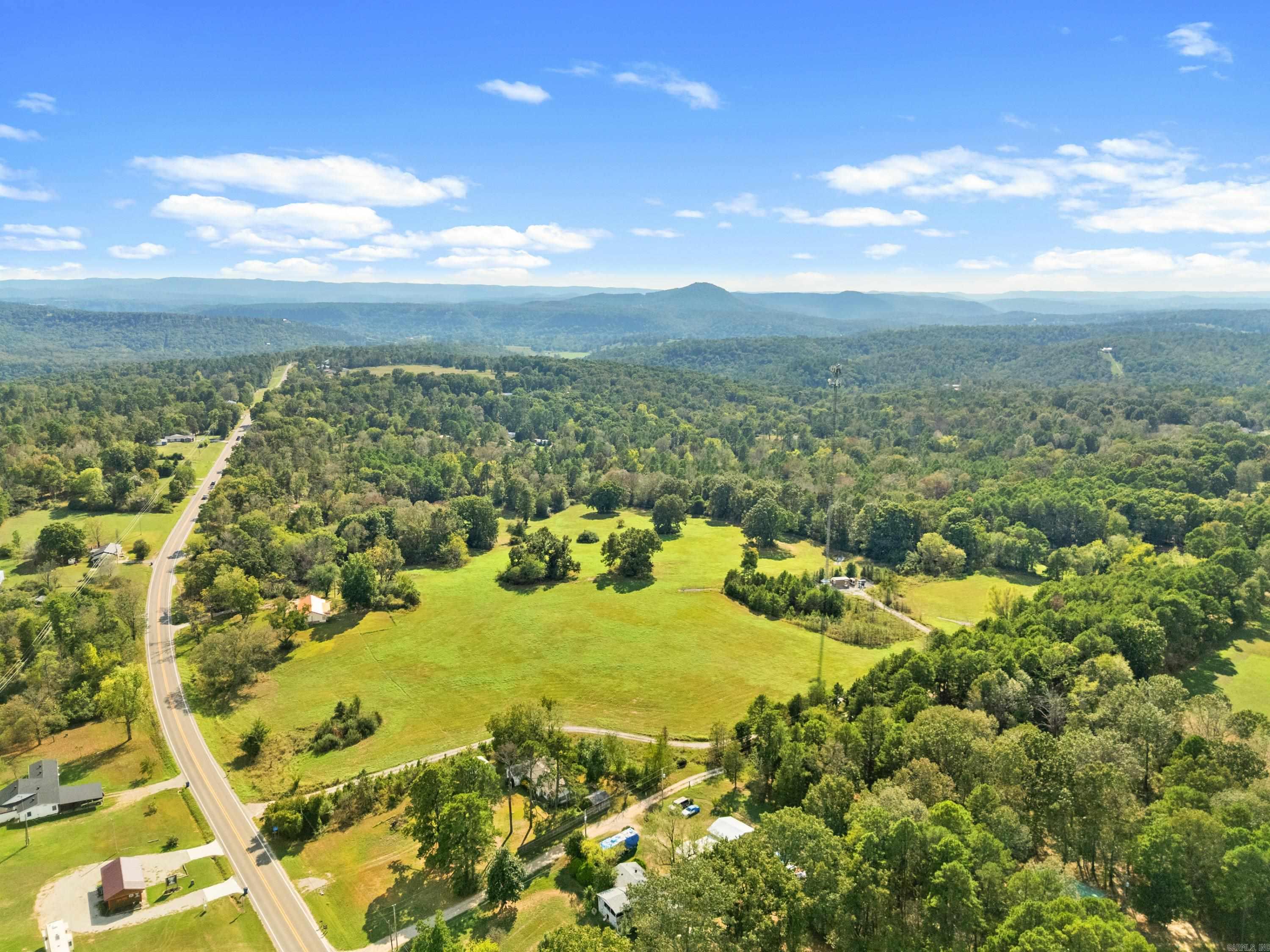 11235 Hwy 5 South Salesville, AR 72653