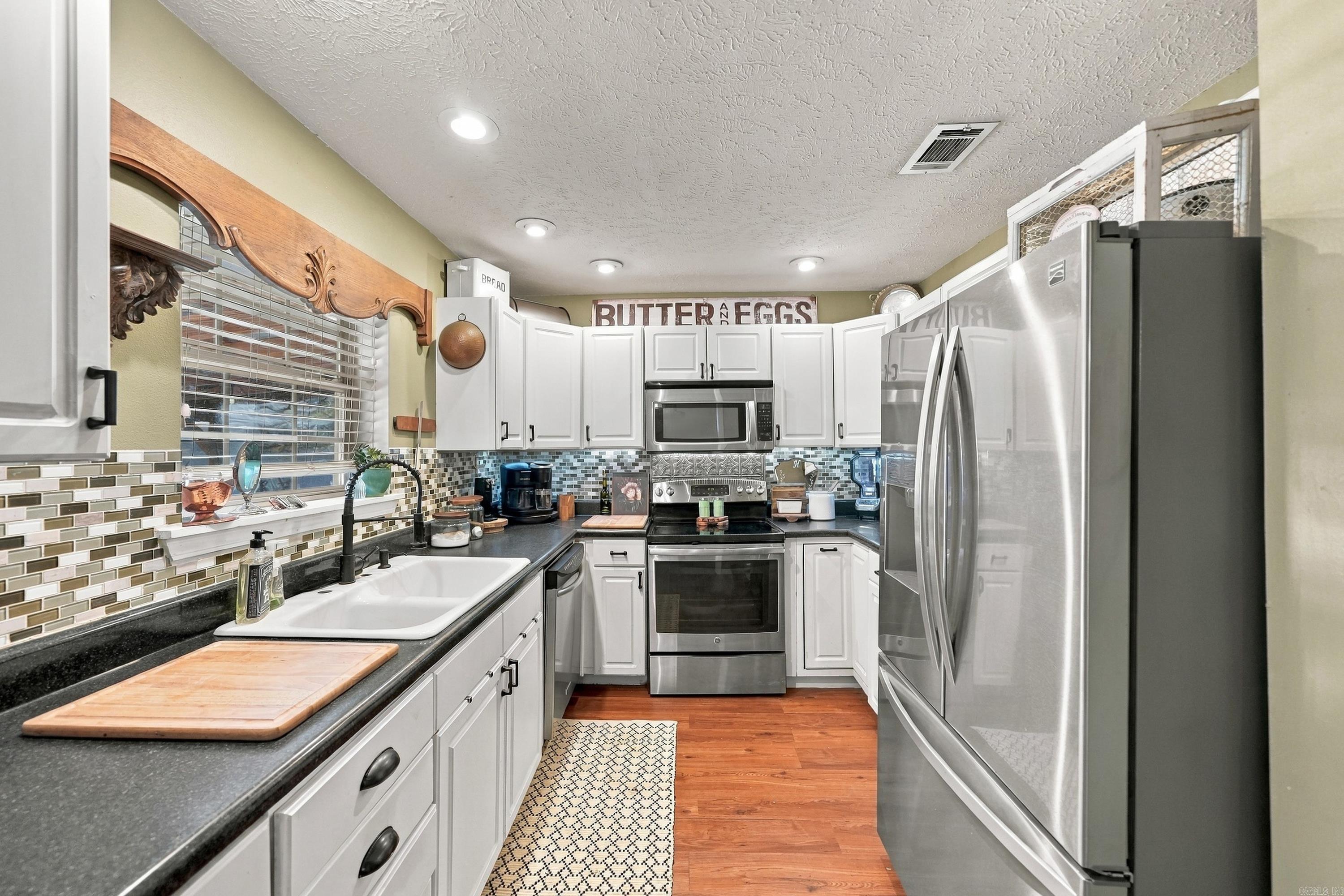 27 Pine Street Guy, AR 72061
