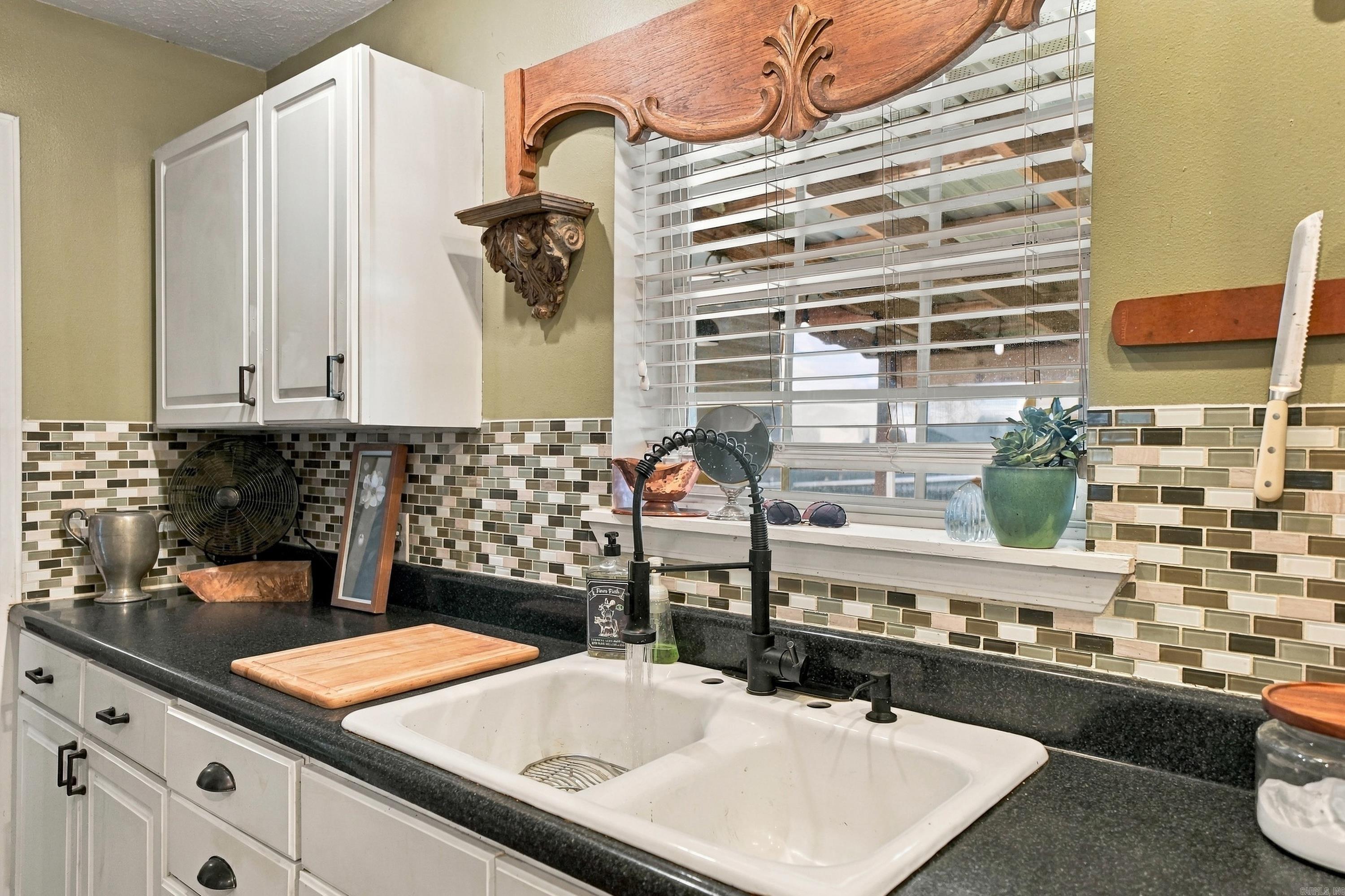 27 Pine Street Guy, AR 72061