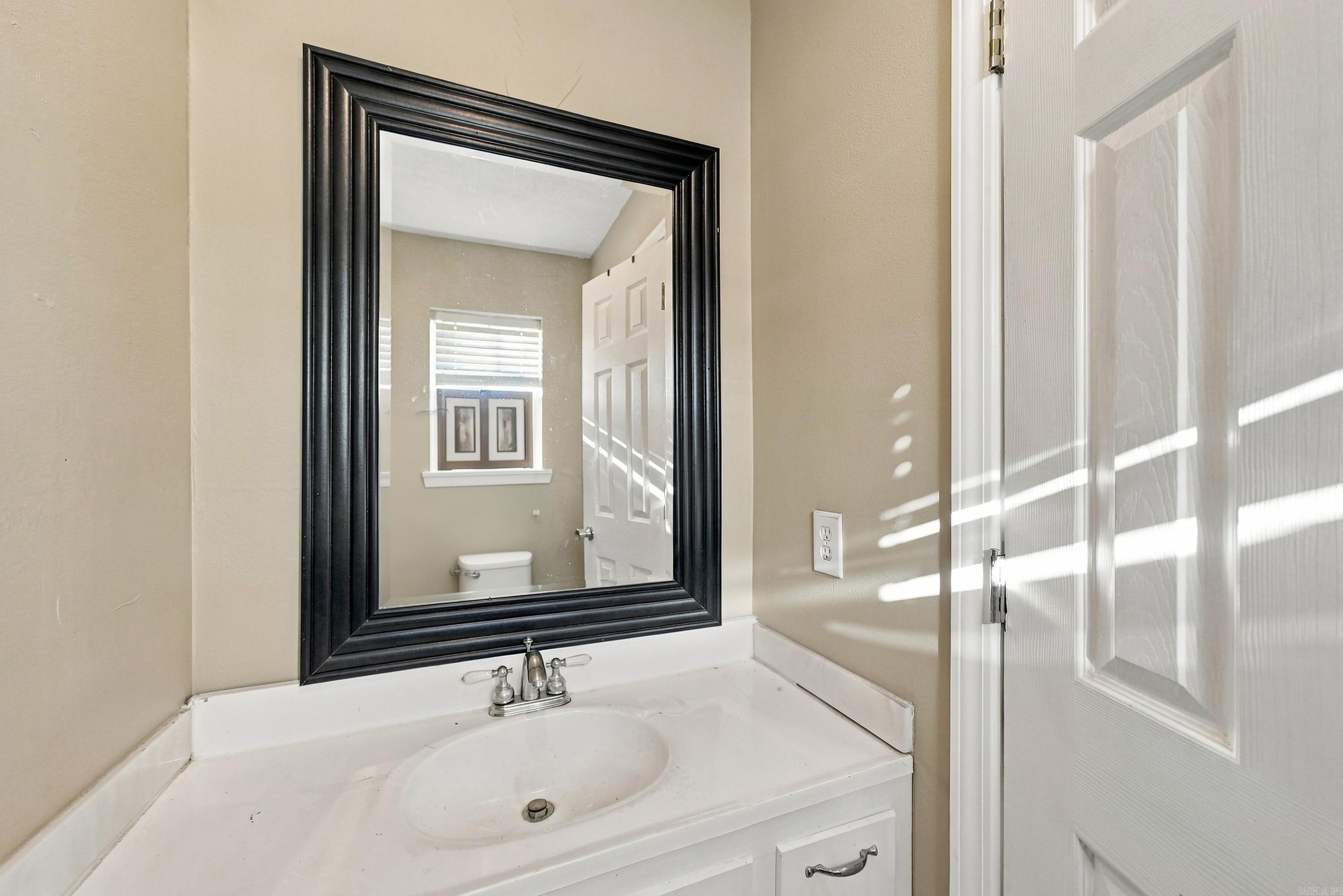27 Pine Street Guy, AR 72061